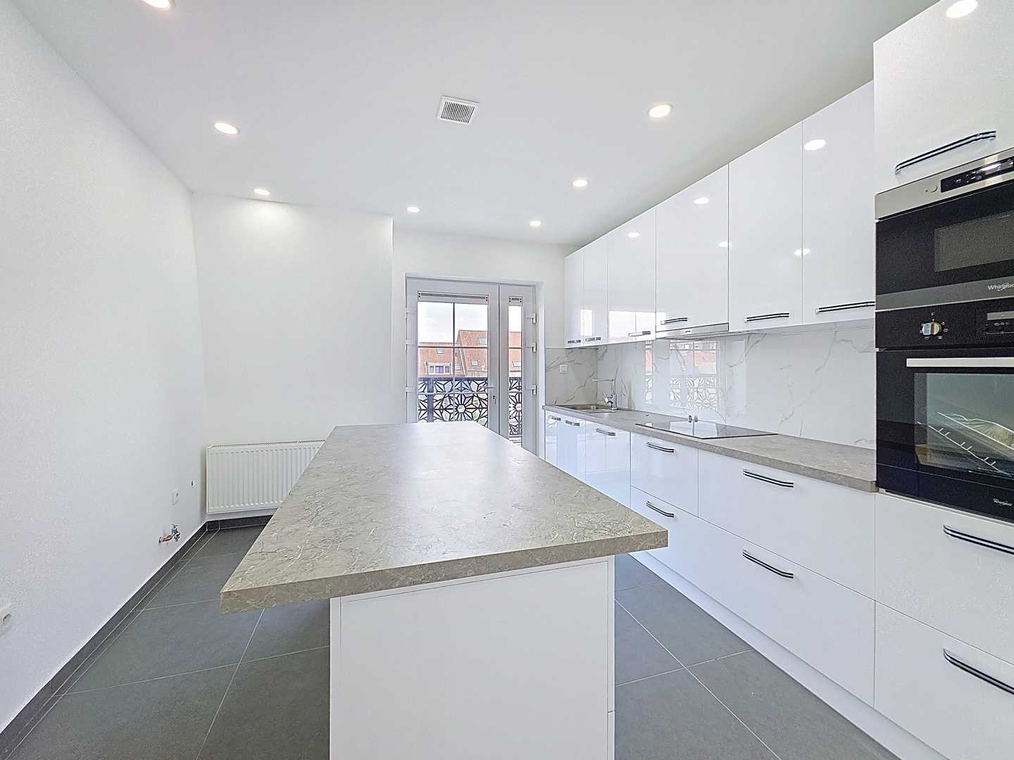 Duplexappartement met 4 slaapkamers te Nieuwpoort foto 2