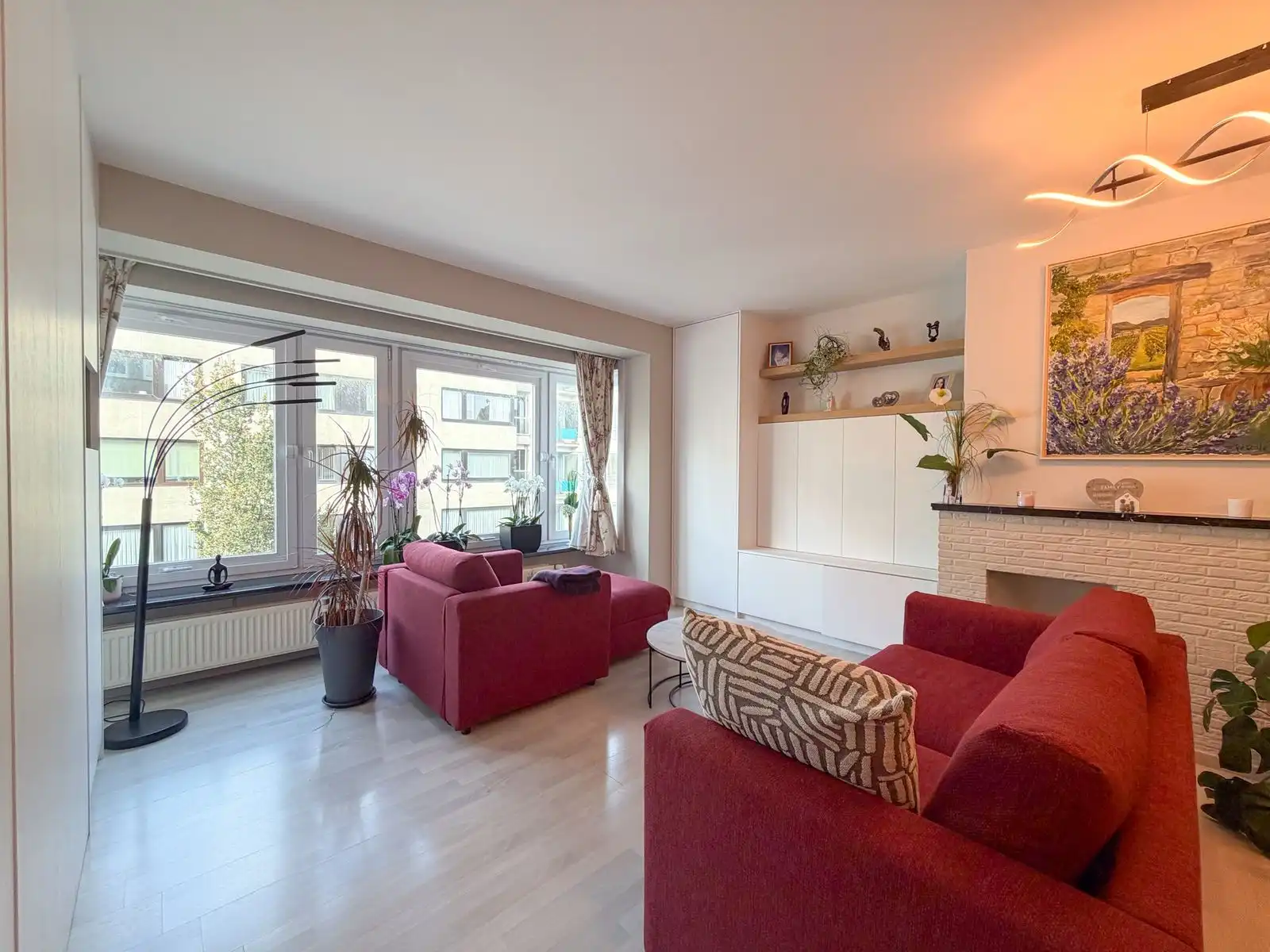Volledig instapklaar en ruim appartement met 2 slpk en 2 badk foto 2