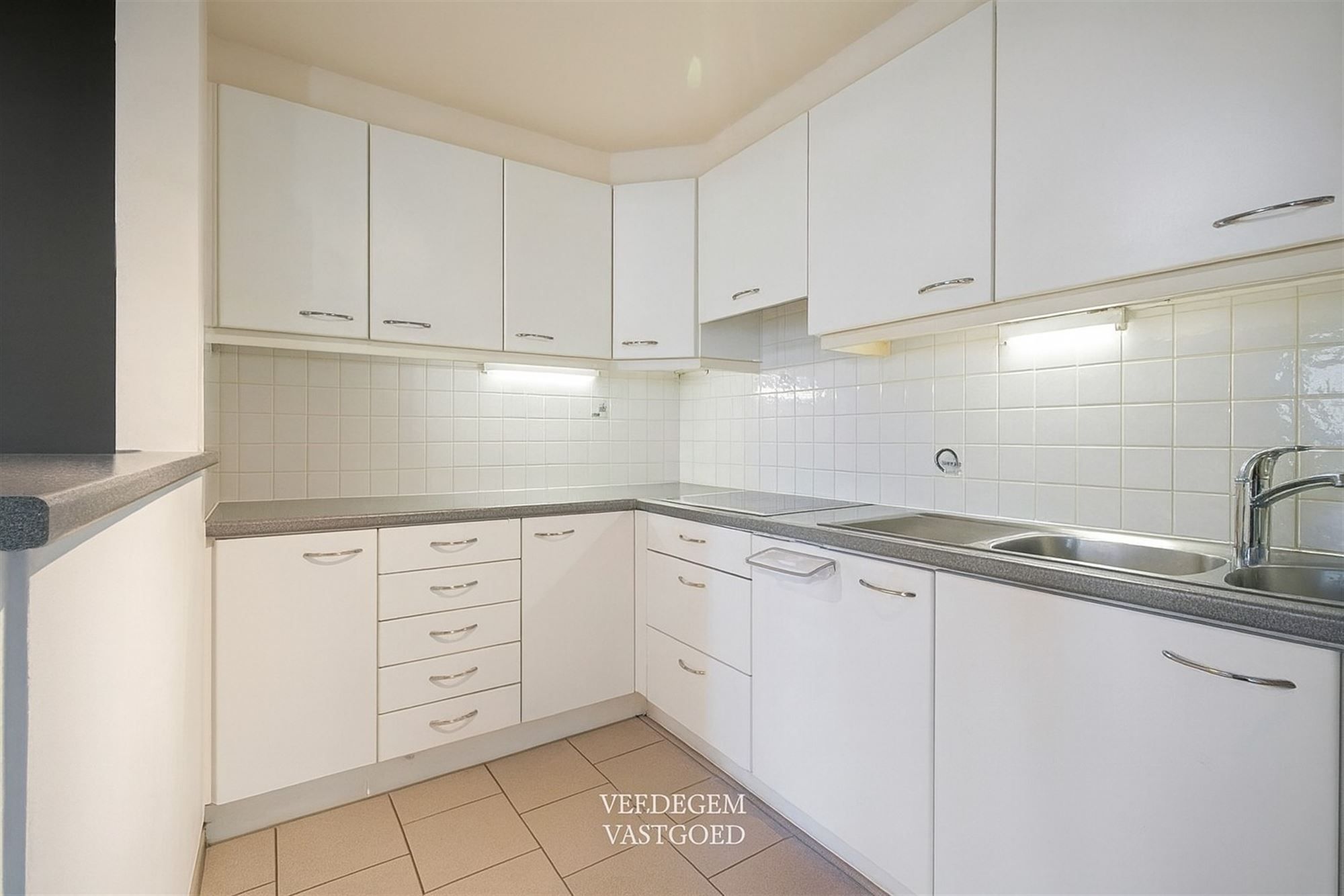 Gezellig appartement met 2 slaapkamers, ZW terras en autostaanplaats foto 4