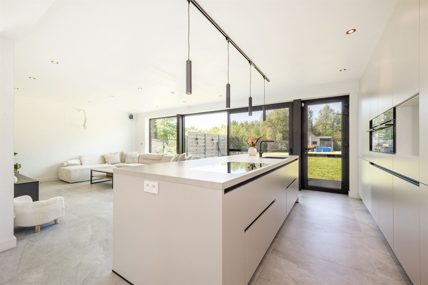 Woning met drie slaapkamers in een rustige omgeving foto 4