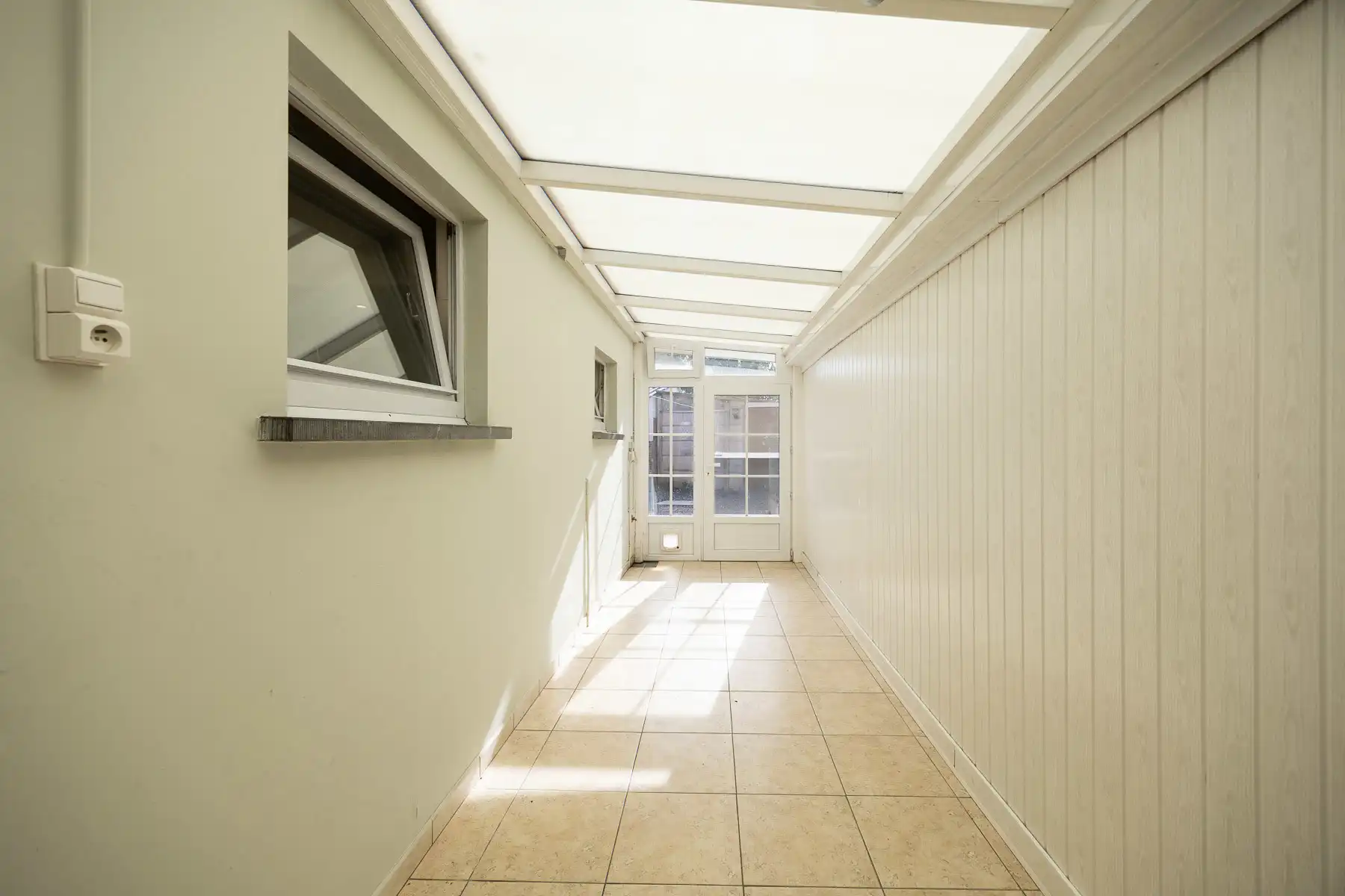 Leuke woning met grote tuin foto 16