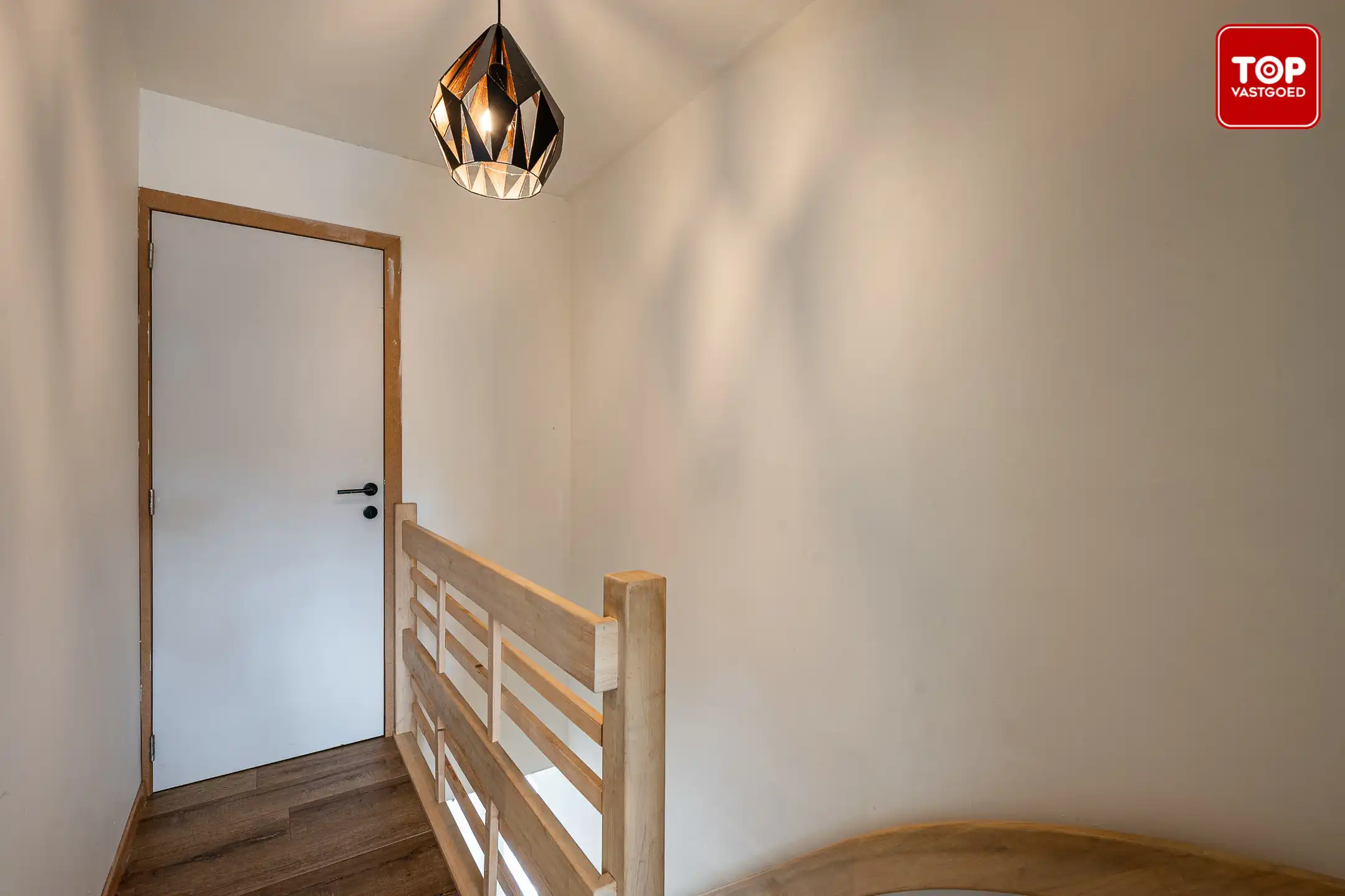 Prachtig gerenoveerde woning met 3 slaapkamers. foto 13