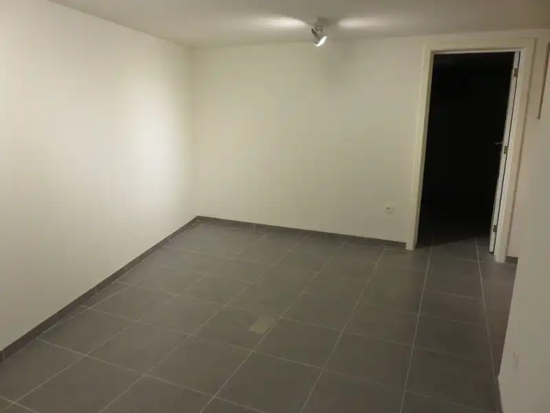 Mooi handelsgelijkvloers in centrum Hove foto 11