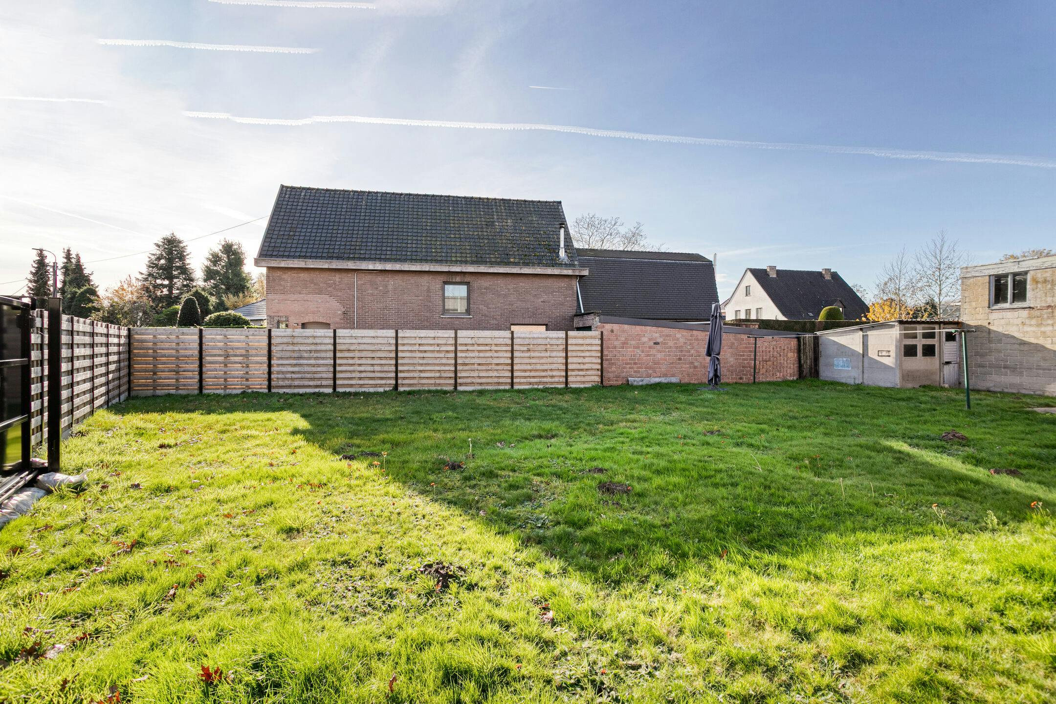 Huis met 4 slaapkamers, garage en zonnige tuin in Landegem foto 17