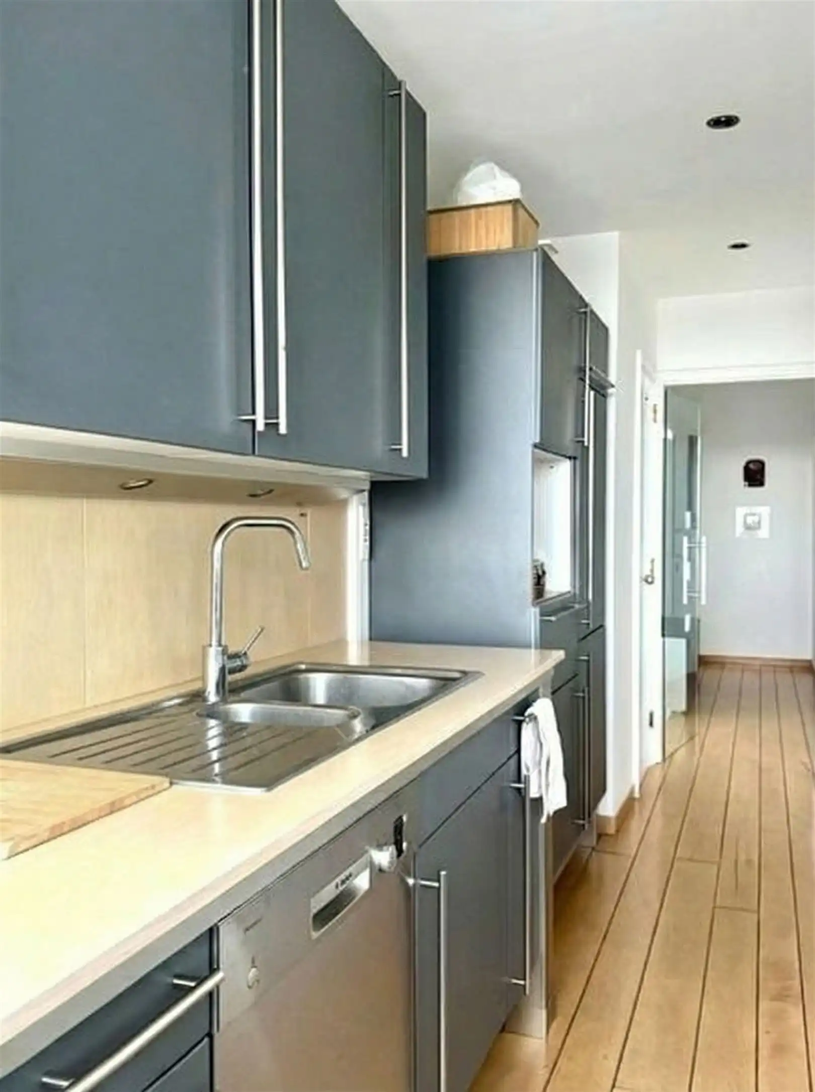 Gemeubeld hoekappartement (12e verdieping) met 3 slaapkamers foto 14