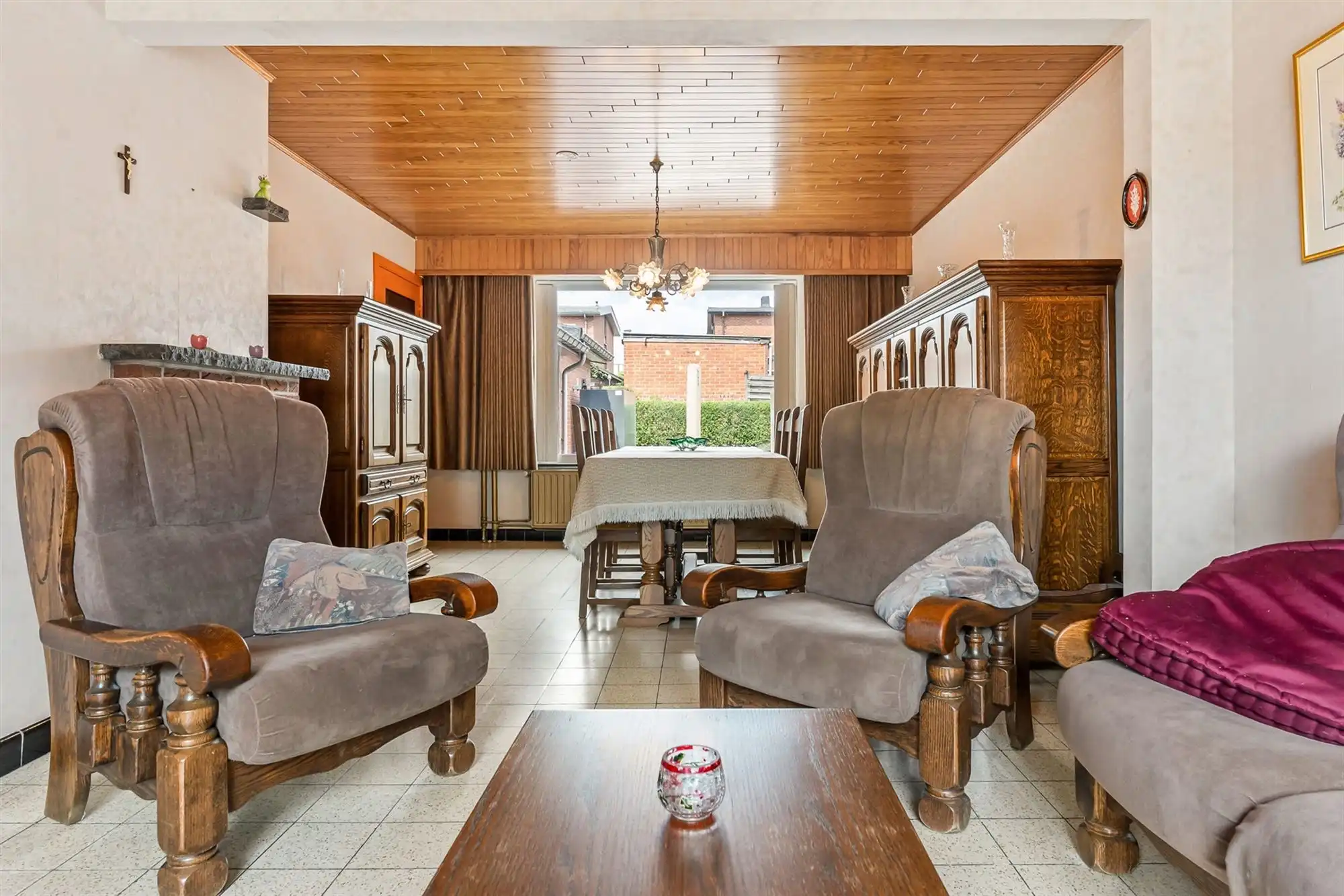 PERFECT ONDERHOUDEN WONING MET ACHTERINRIT NAAR TUIN IN BERINGEN CENTRUM foto 4