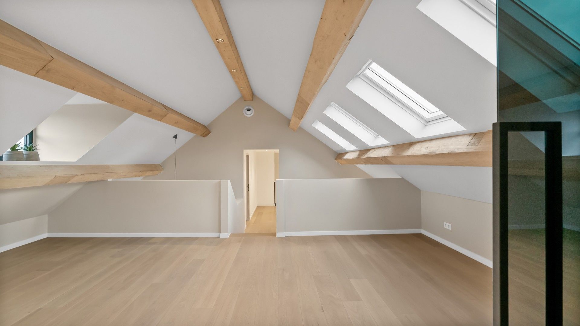 Exclusief hippisch eigendom met binnen- en buitenpiste, paardenstallen foto 29