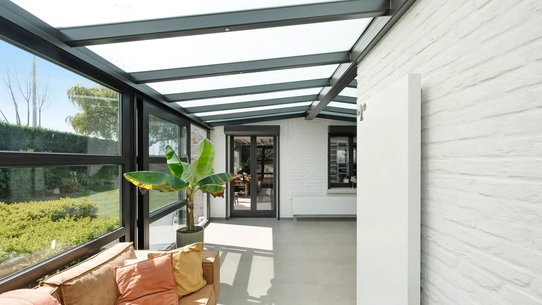 Vijf slaapkamers, groot volume in een alleenstaande villa te Knokke foto 12