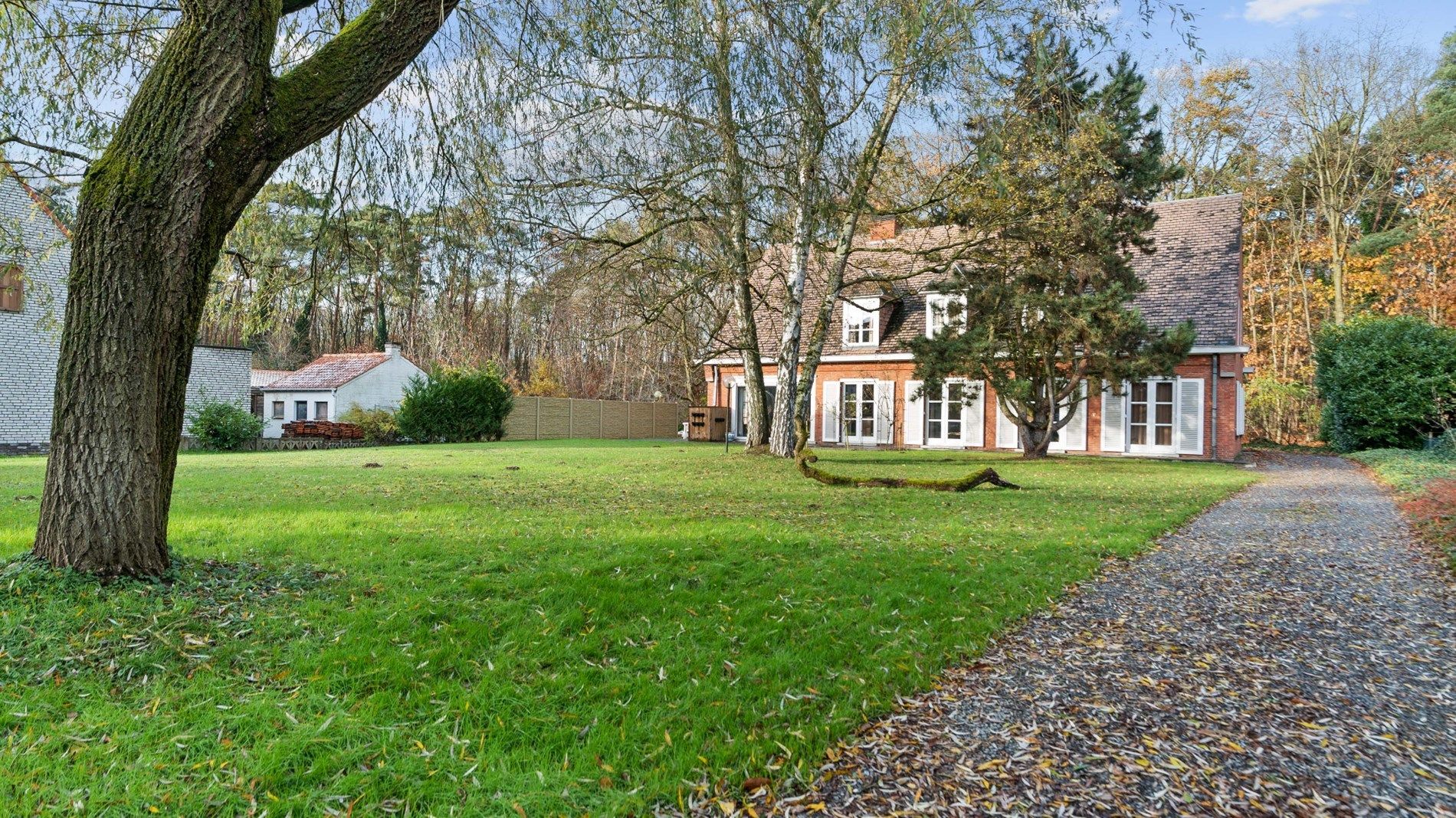 AARSCHOT - landhuis met 6 slks op 19a foto 2