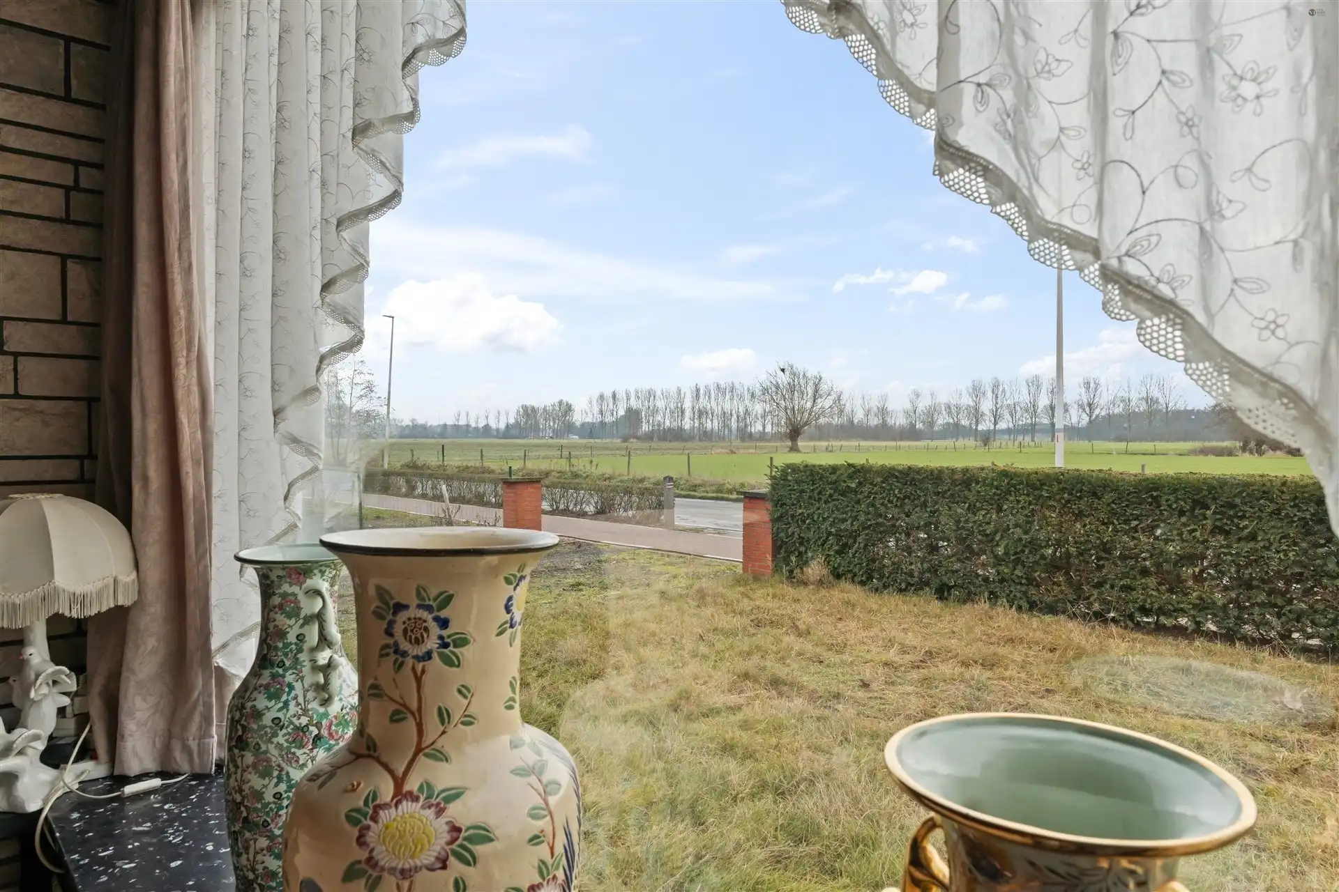 Te renoveren bungalow op een ruim stuk grond foto 10