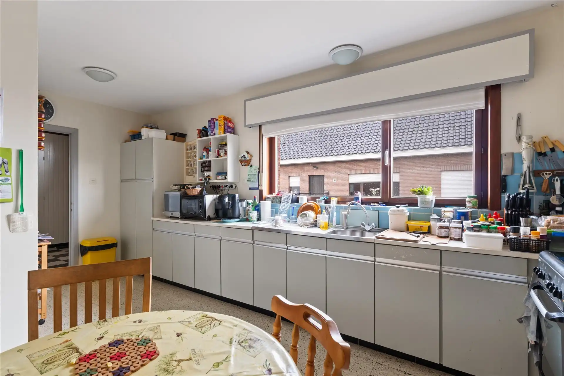 Te renoveren bungalow op een ruim stuk grond foto 10