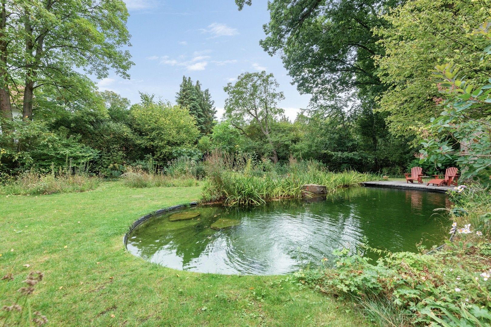 Stijlvolle, vrijstaande villa met zonnige tuin en zwemvijver foto 30