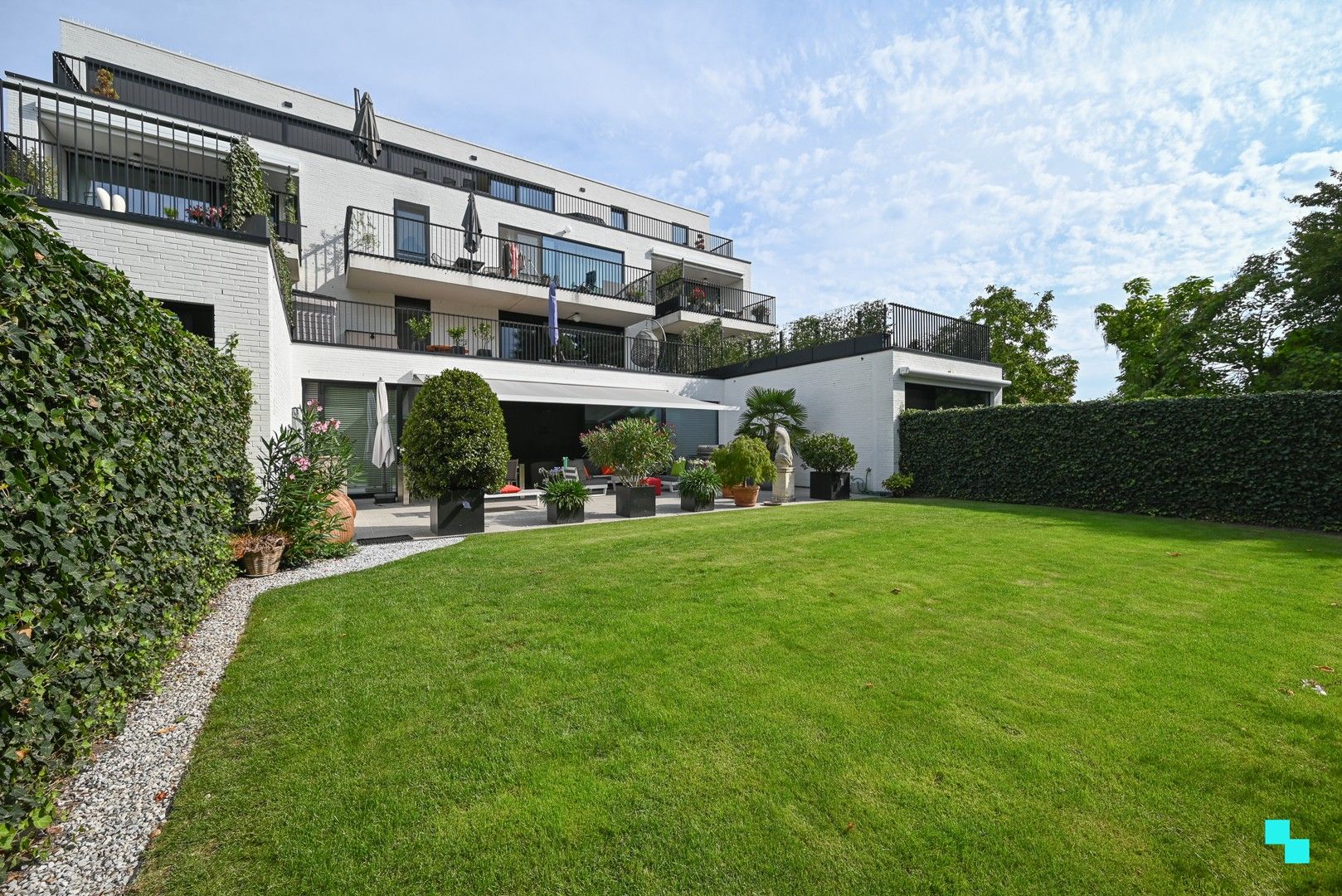 Uitzonderlijk hoogwaardig afgewerkt gelijkvloers appartement langs de Mandel foto 12