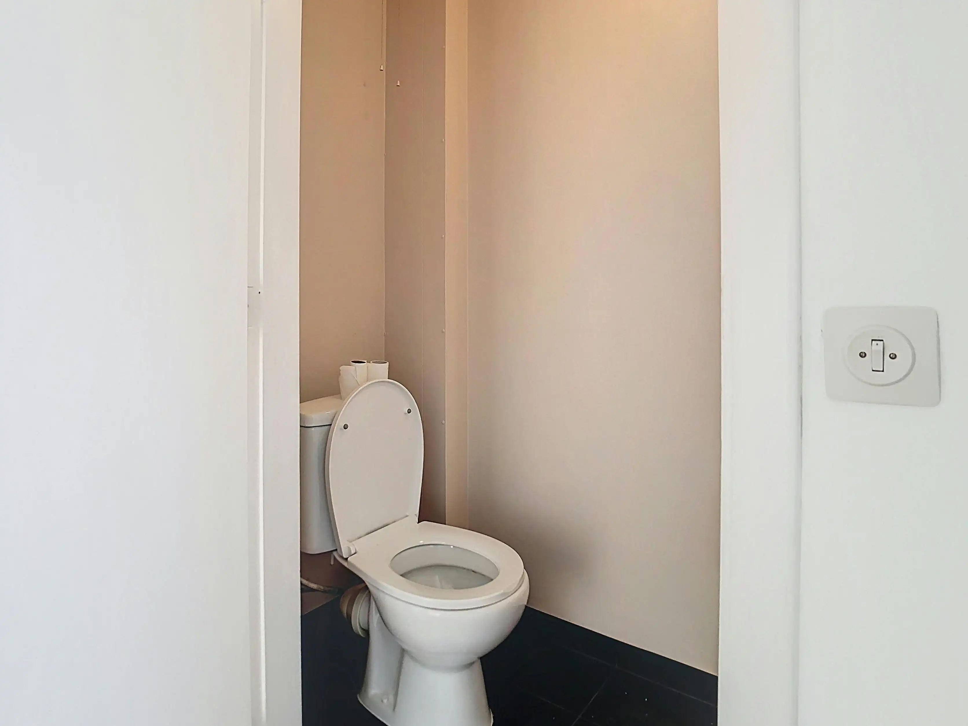 Lichtrijk en centraal gelegen ruim appartement met garage foto 16