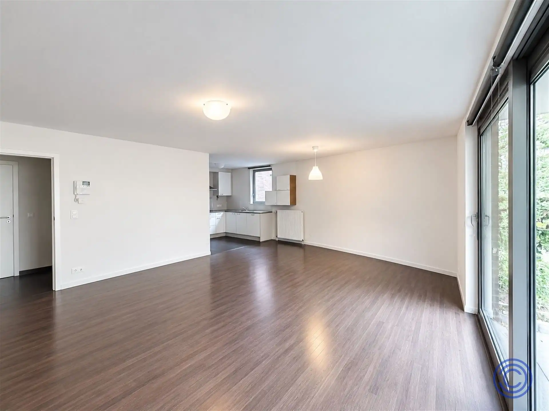 Instapklaar 2-slpk appartement met terras in groene stadsomgeving! foto 4