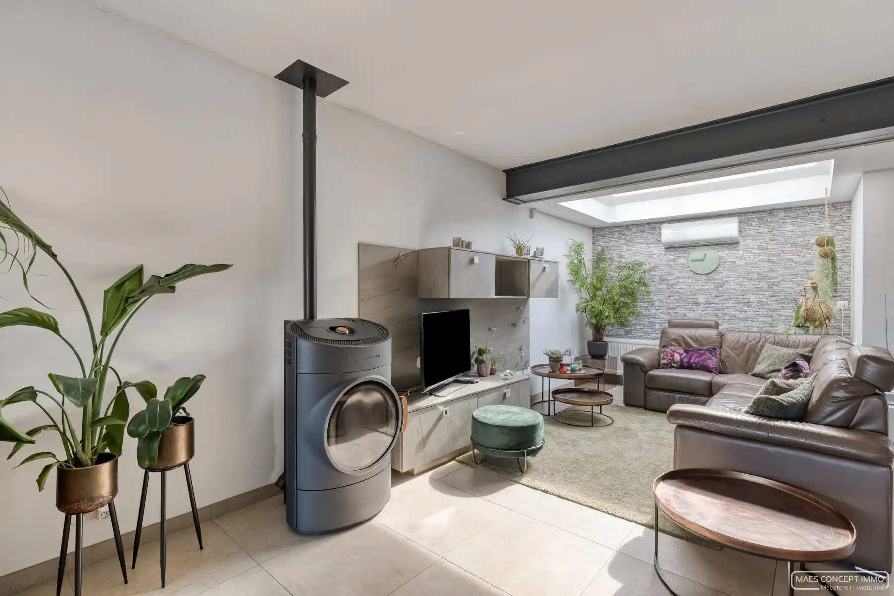 Ruime woning te koop te Waregem op strategische ligging foto 4