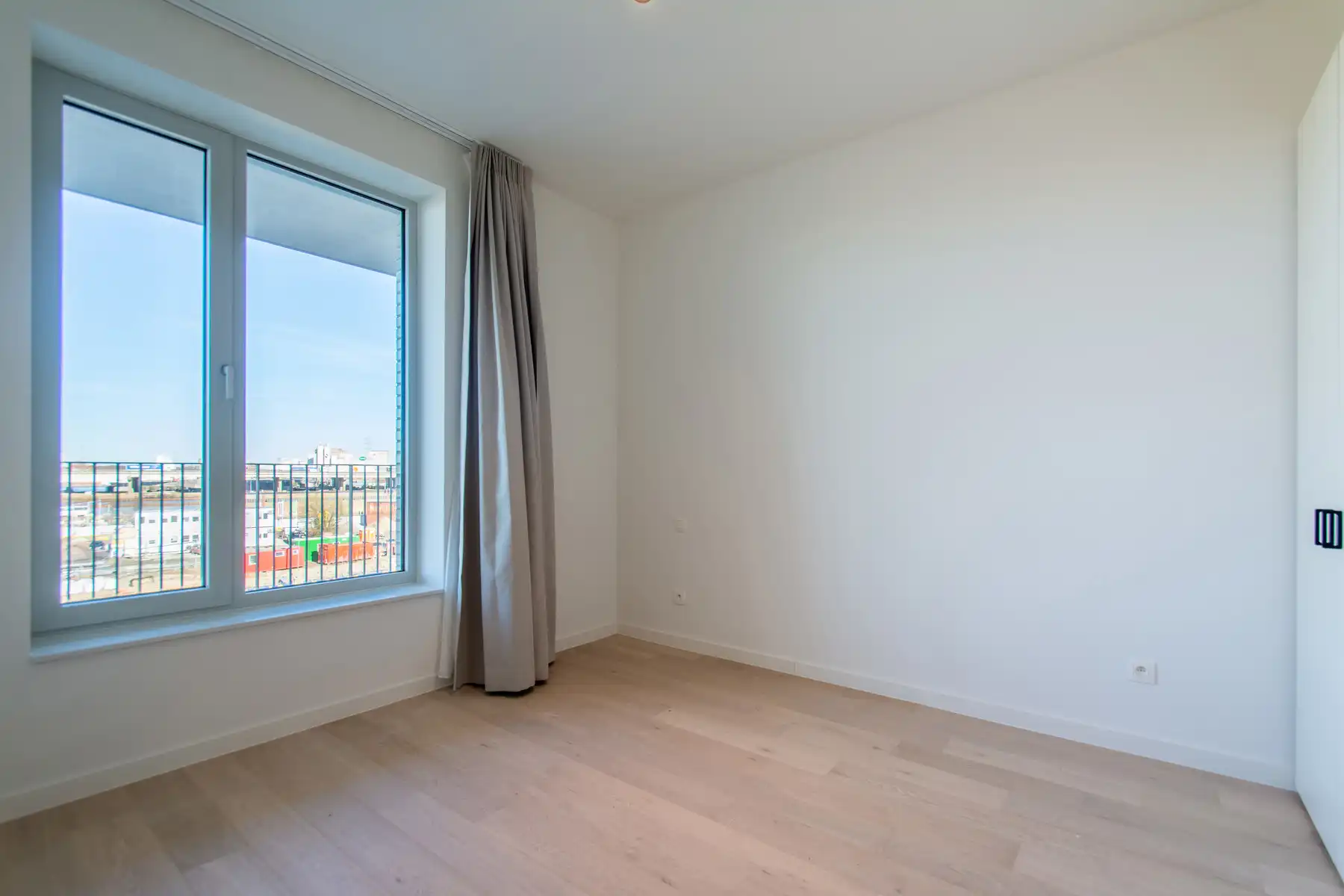 Lichtrijk nieuwbouwappartement met 3 slaapkamers en terras foto 11