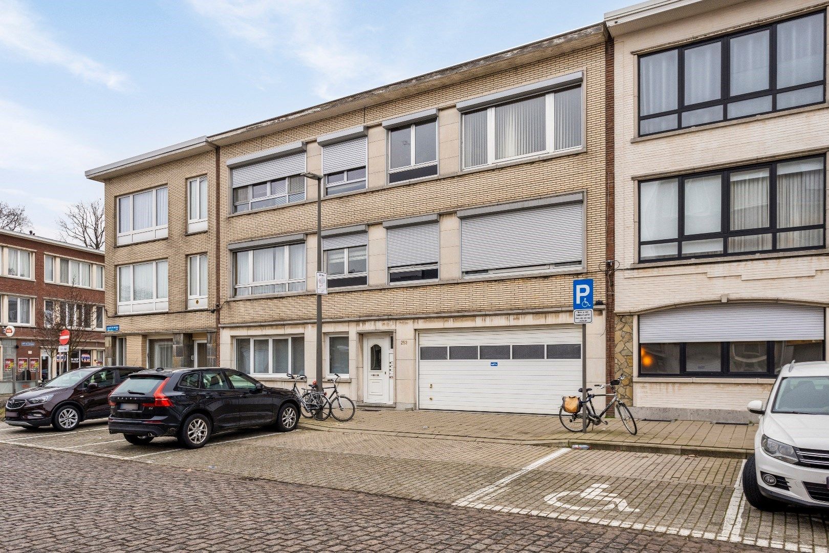 Ruim appartement met 2 slaapkamers en terras foto 1