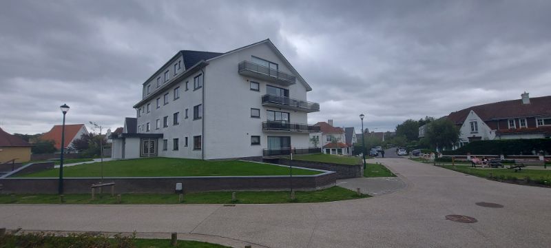 ONDERGRONDSE GARAGE OP ENKELE STAPPEN VAN DE ZEEDIJK foto 2