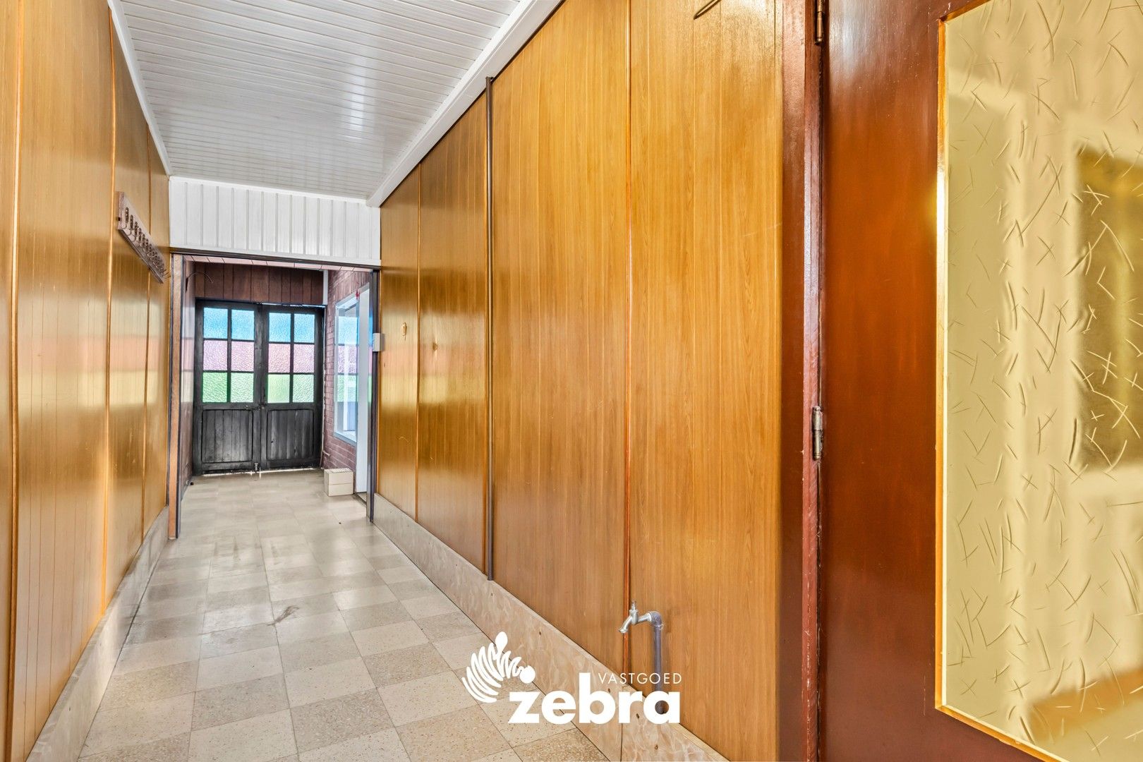 Te renoveren woning met 3 slaapkamers op een boogscheut van centrum Izegem! foto 3