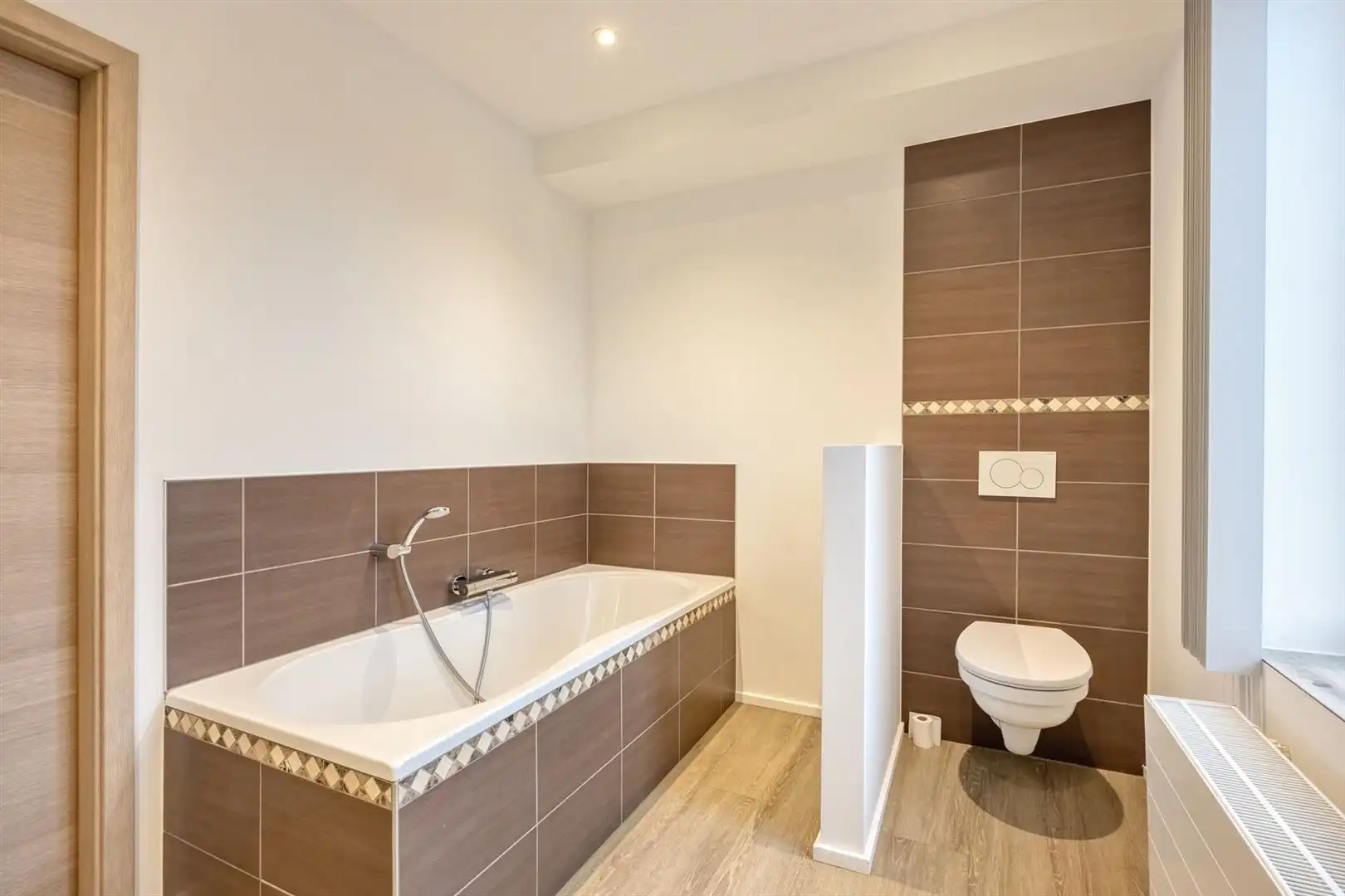 TE KOOP: Gesloten bebouwing met 3 slaapkamers te Kuringen! foto 24