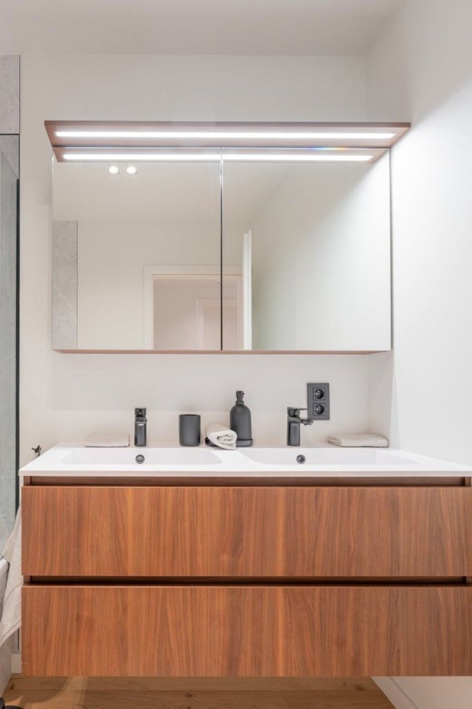 Stijlvol vakantieappartement met Terras, centraal gelegen {Lippenslaan]. foto 24