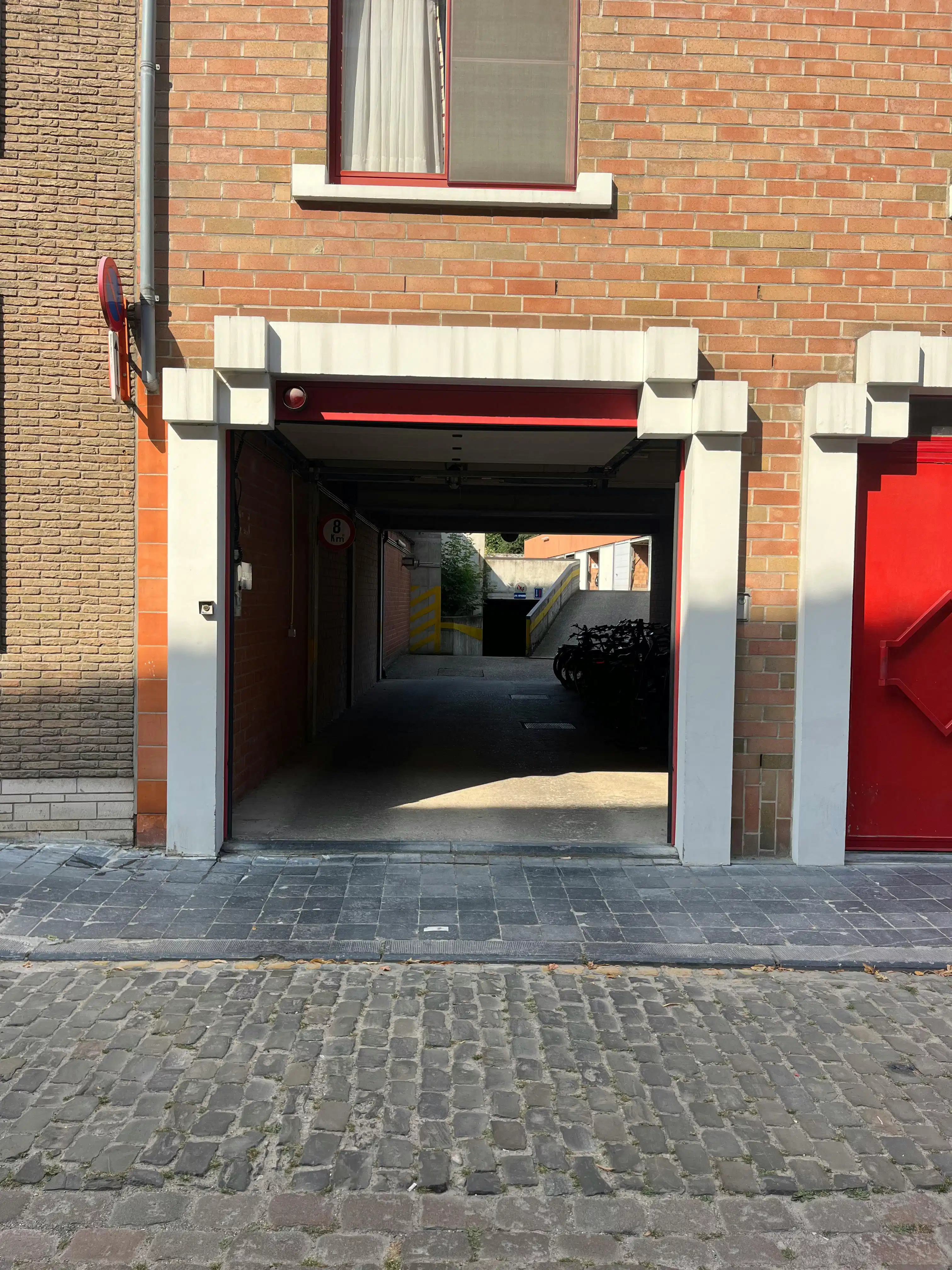 Garagebox te koop in Brugge centrum foto 3