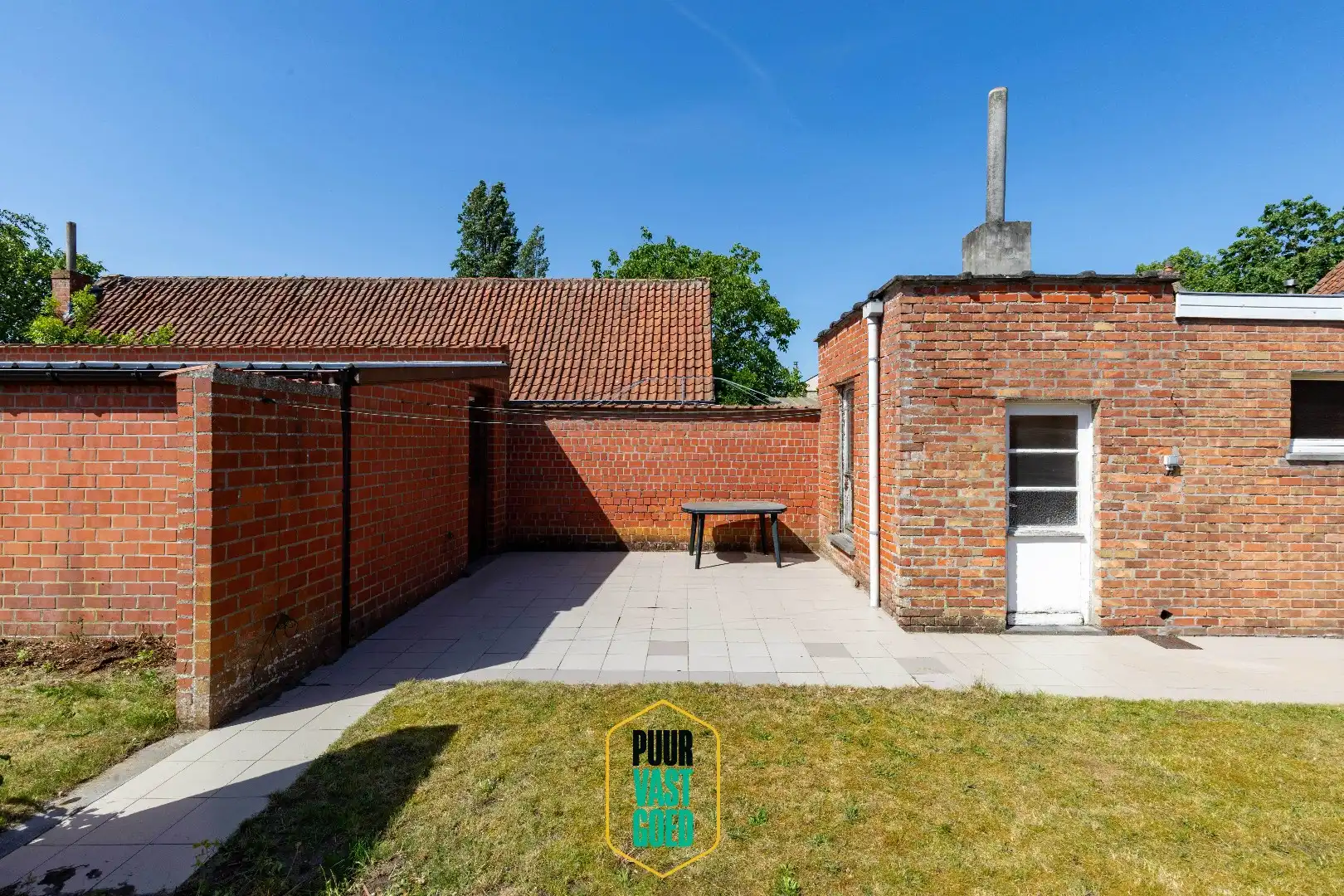 Degelijk halfopen woonhuis  met aparte boei en zuidgerichte tuin, op 534 m² grond foto 16