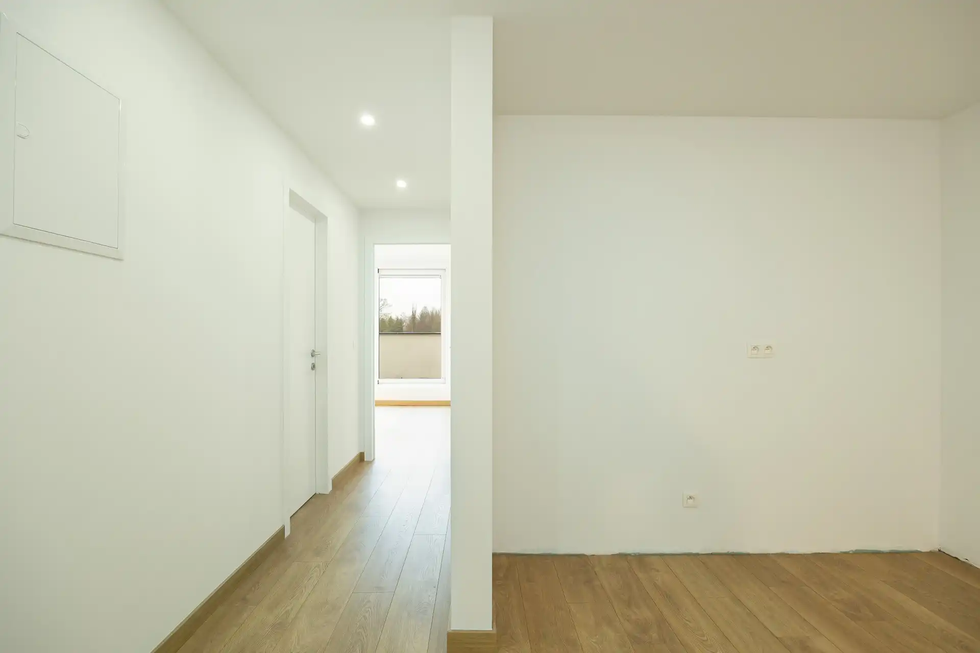 Gerenoveerd 2-slpk app. met groot terras. foto 4