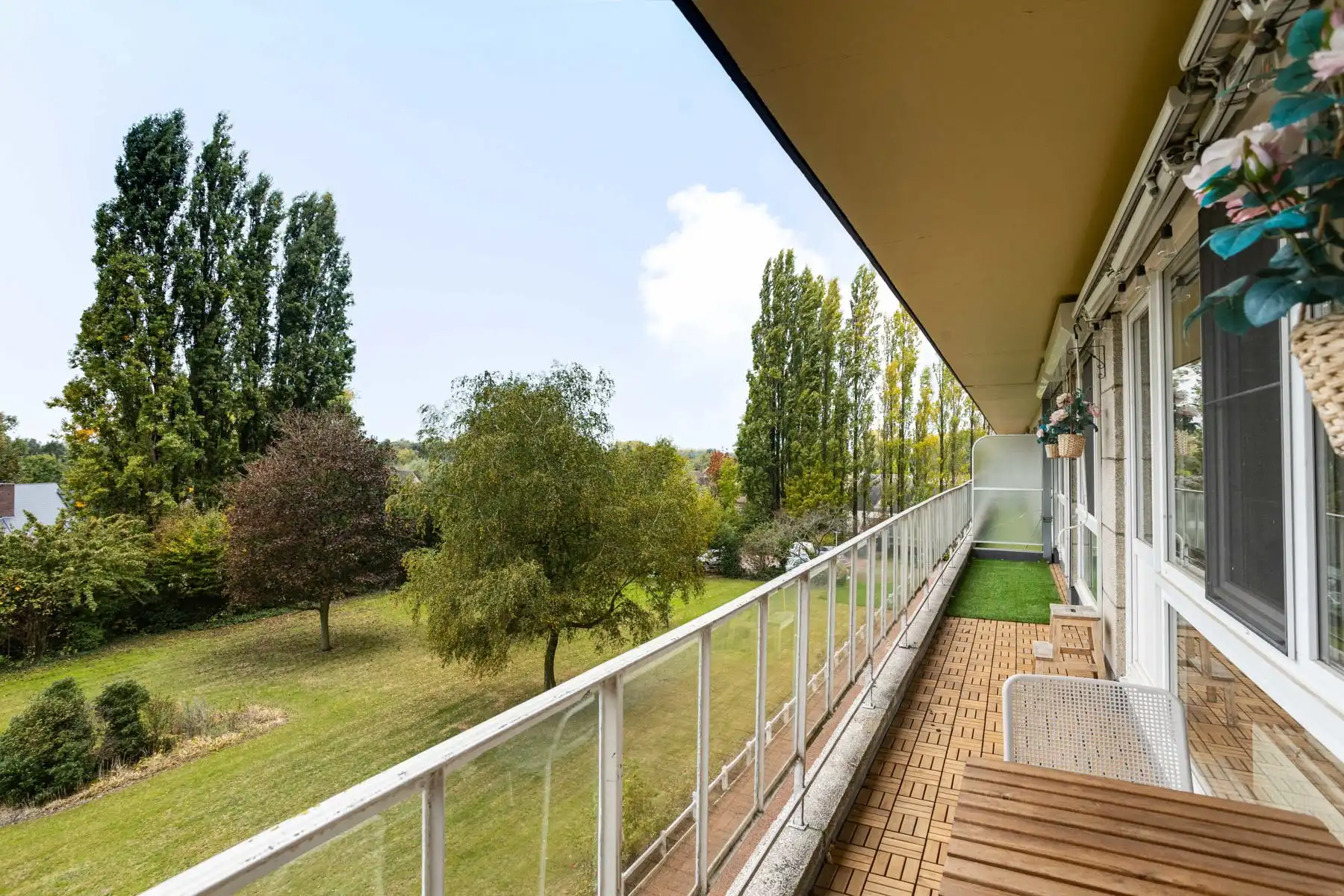 Instapklaar appartement met terras en prachtig uitzicht! foto 30