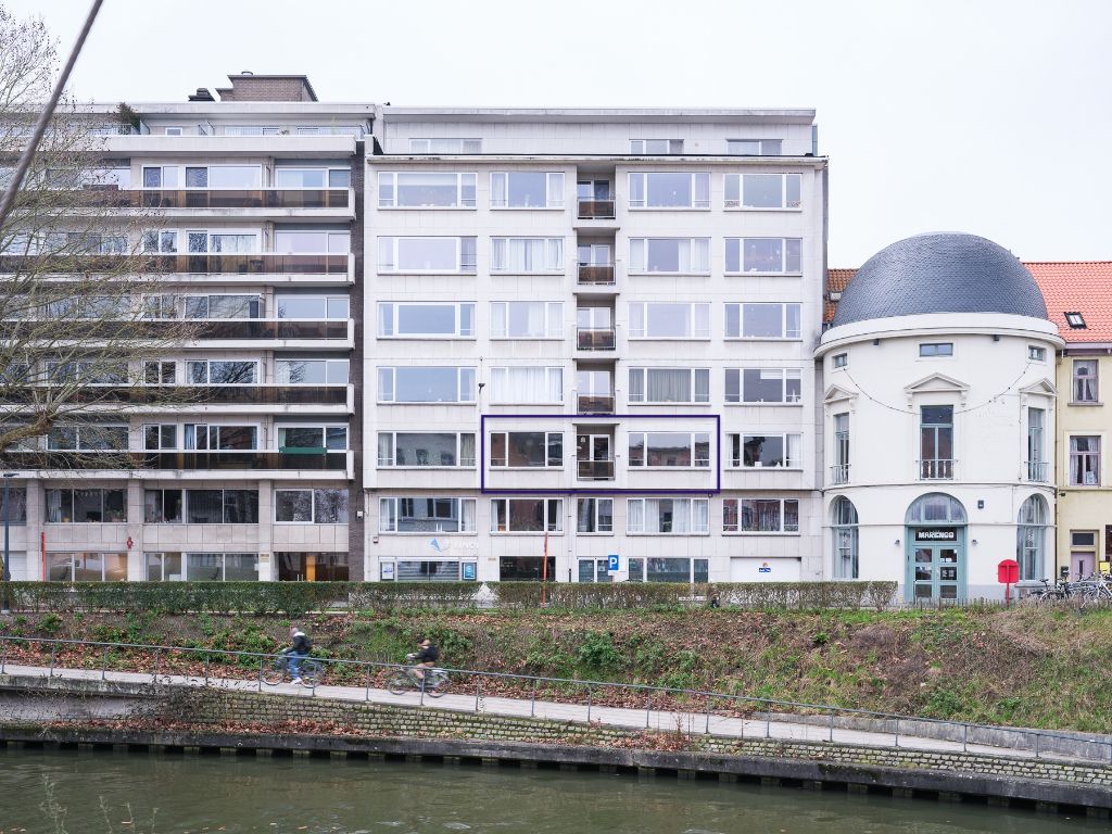 Lichtrijk 1-slaapkamer appartement met zicht op het water foto 2