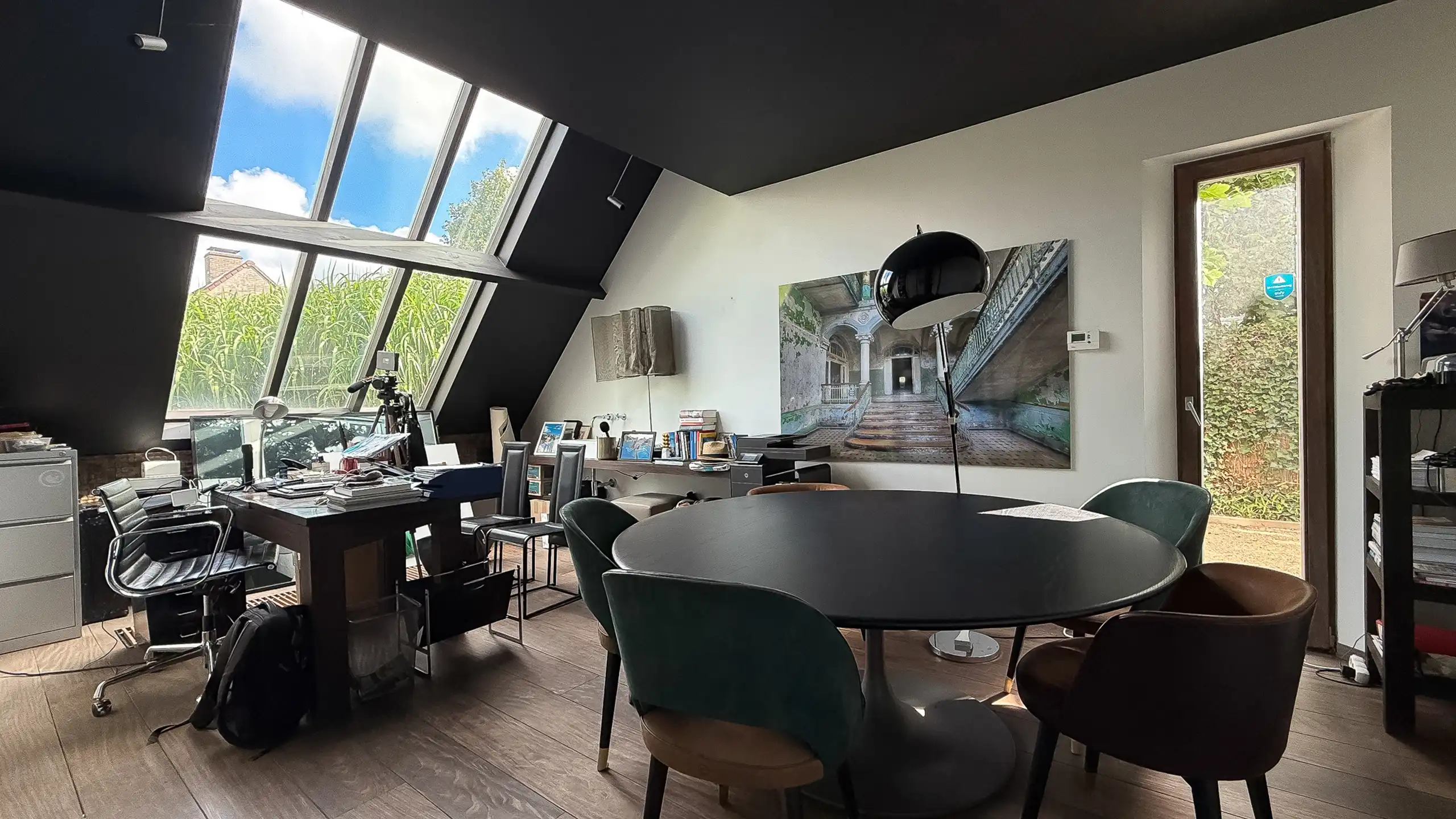 Villa met privé- en praktijkgedeelte – stijlvolle tuin foto 16