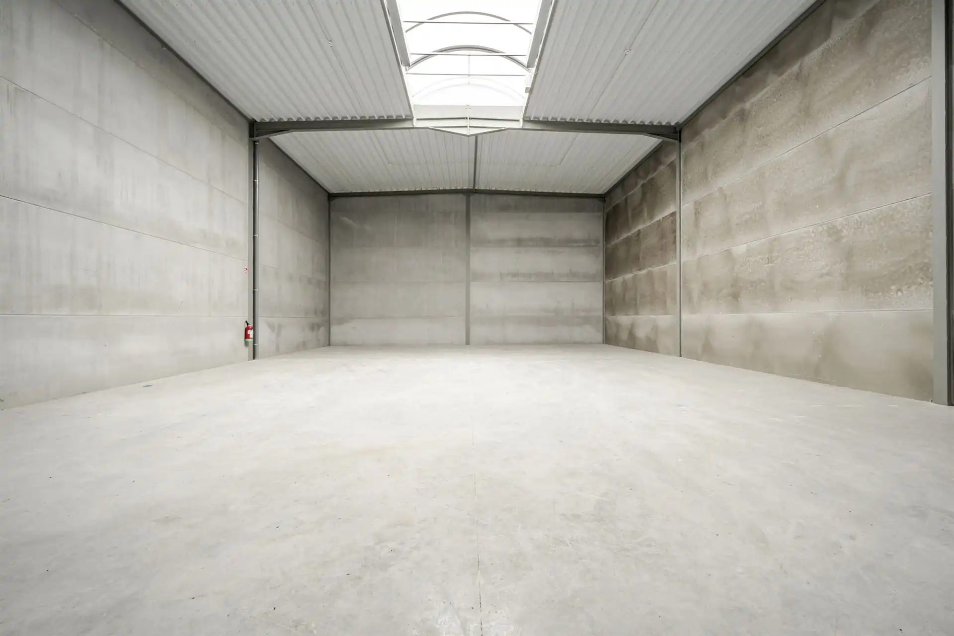 Topgelegen nieuwbouw KMO units van 220-225m² foto 5