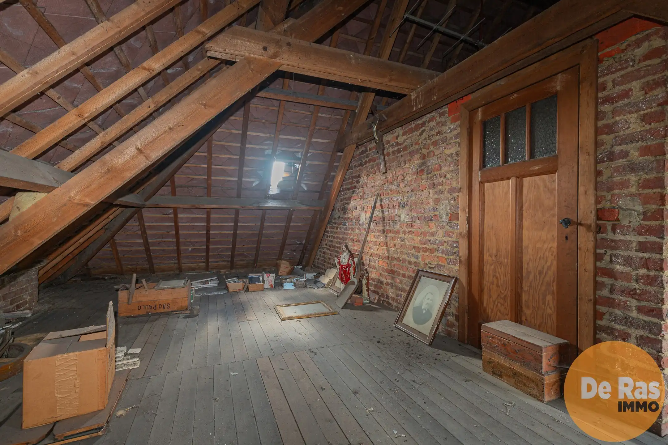 BURST - Te renoveren woning met tal van mogelijkheden foto 22