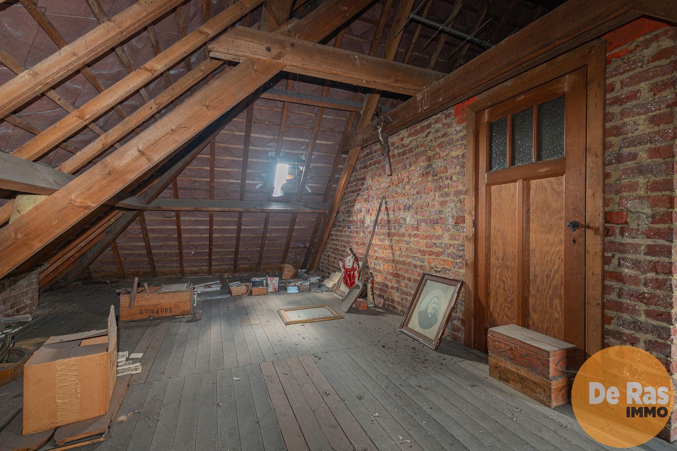 BURST - Te renoveren woning met tal van mogelijkheden foto 22