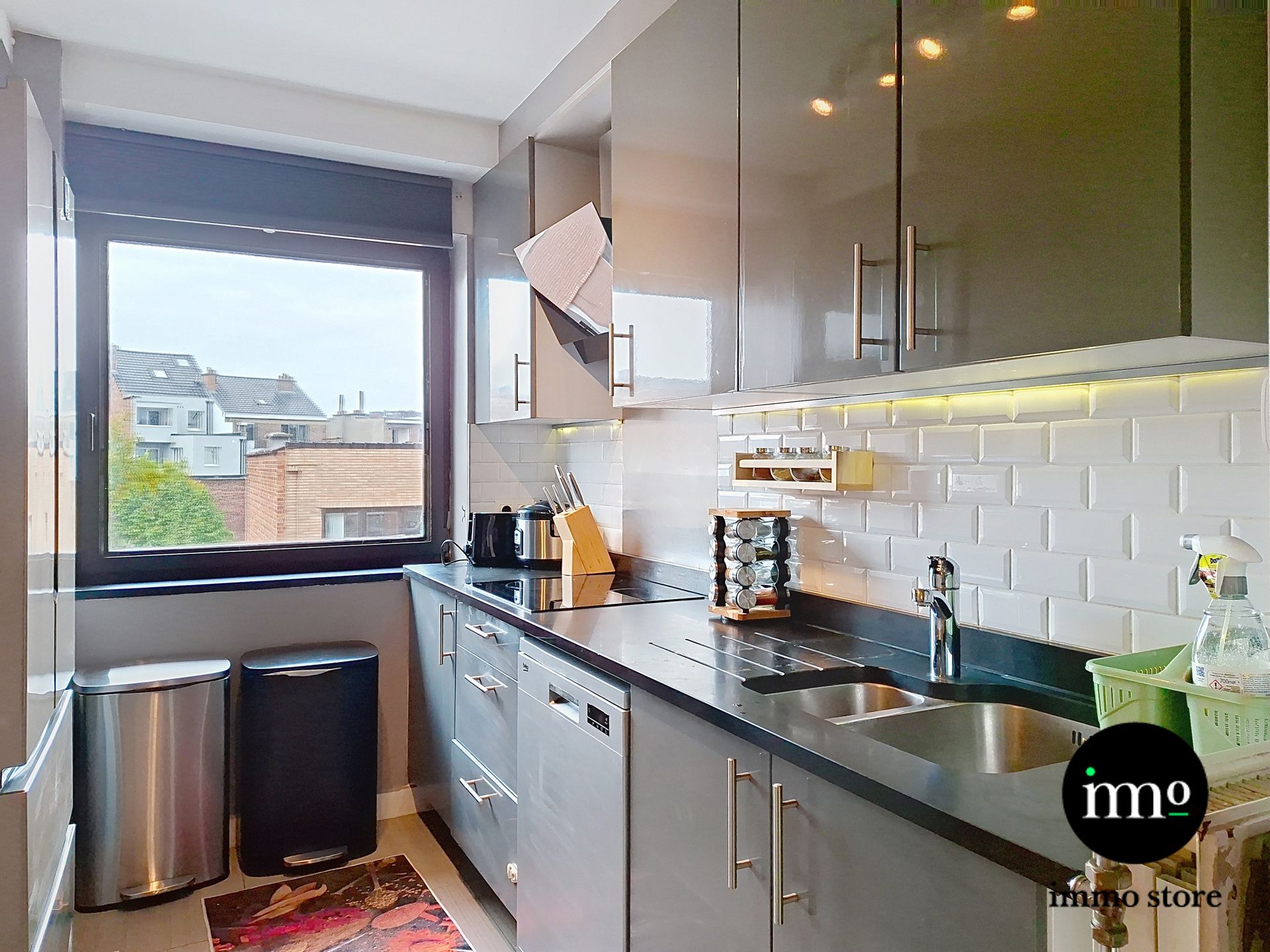 Ruim appartement met 3 slaapkamers en 2 terrassen foto 2