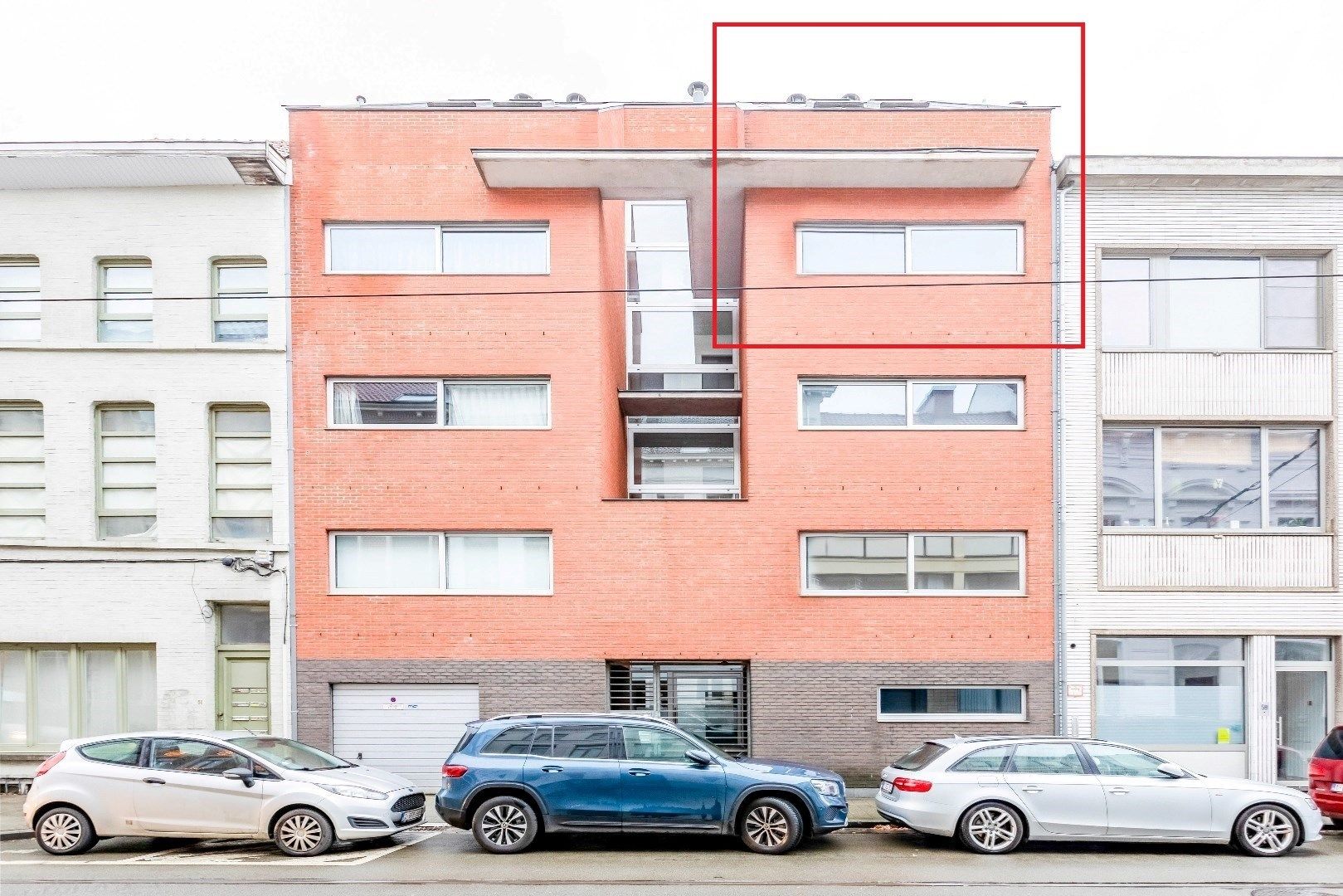 Gemeubeld duplex-appartement met terras  foto {{pictureIndex}}