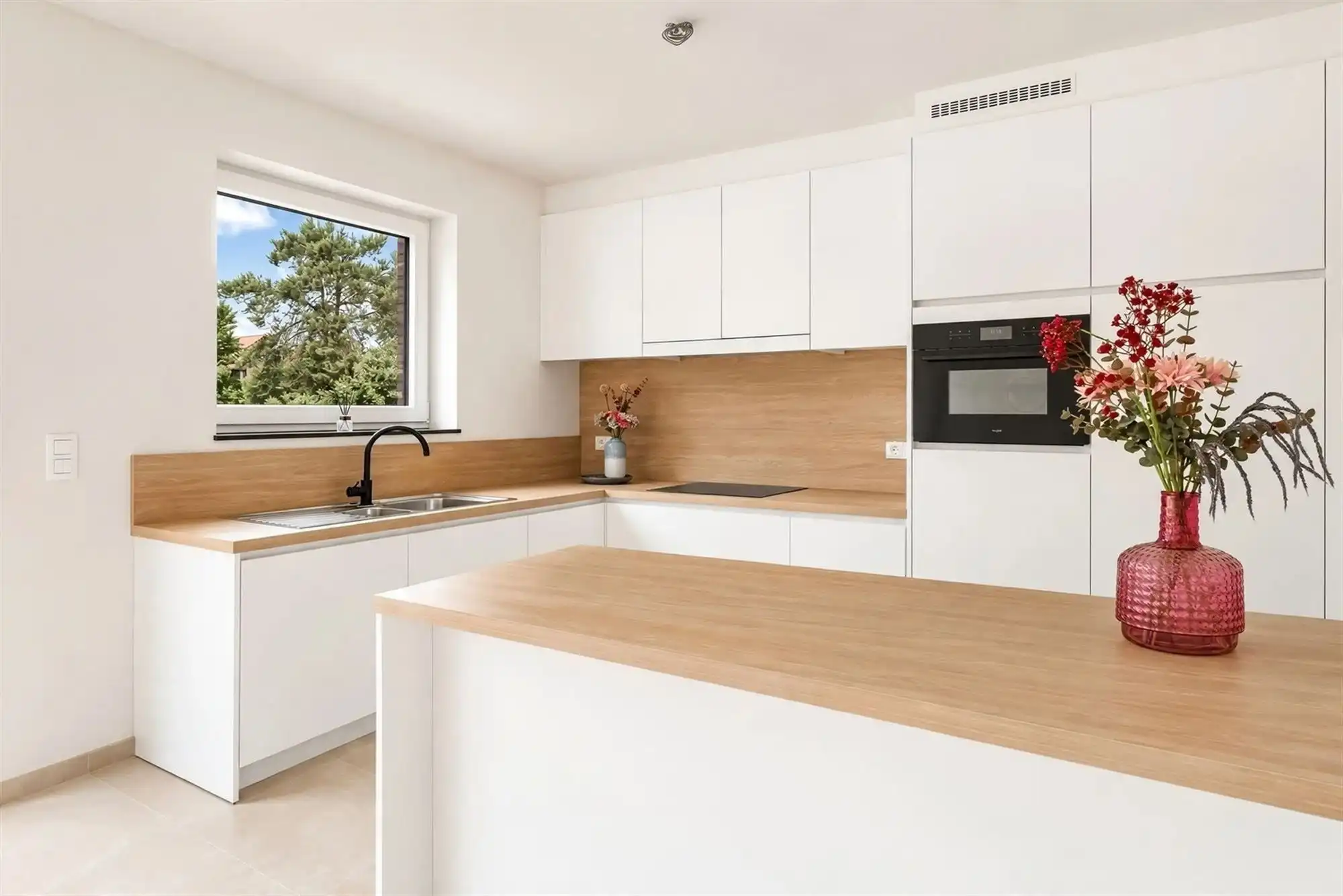 VOLLEDIG AFGEWERKTE NIEUWBOUWWONING TEGEN NATUURGEBIED! foto 2