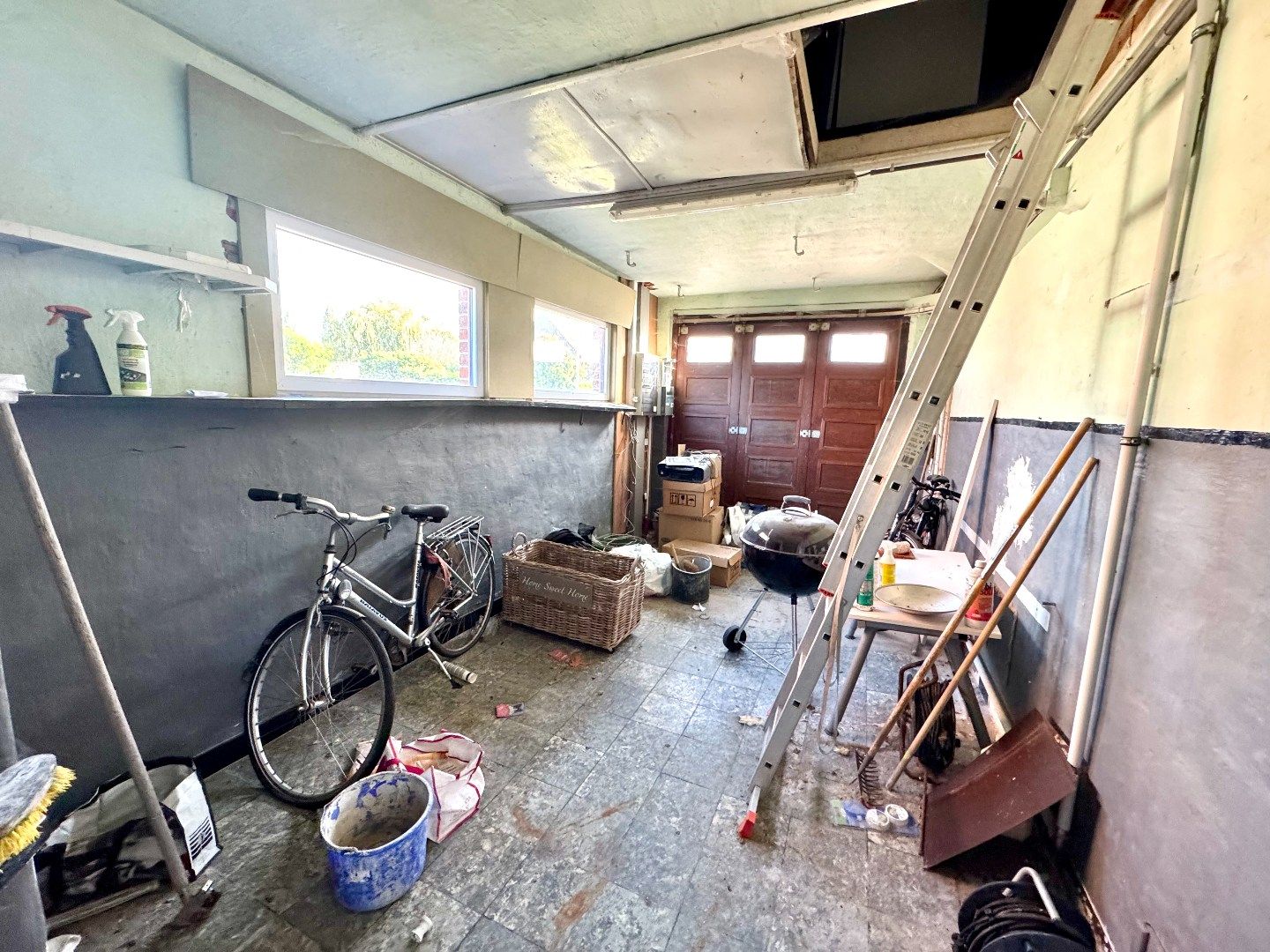 HALFOPEN WONING MET 3 SLPKS, GARAGE EN RUIME TUIN foto 16