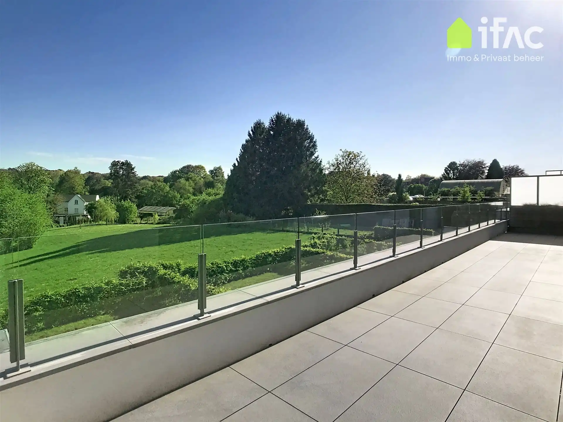 Modern appartement met prachtig terras en dubbele garagebox foto 5
