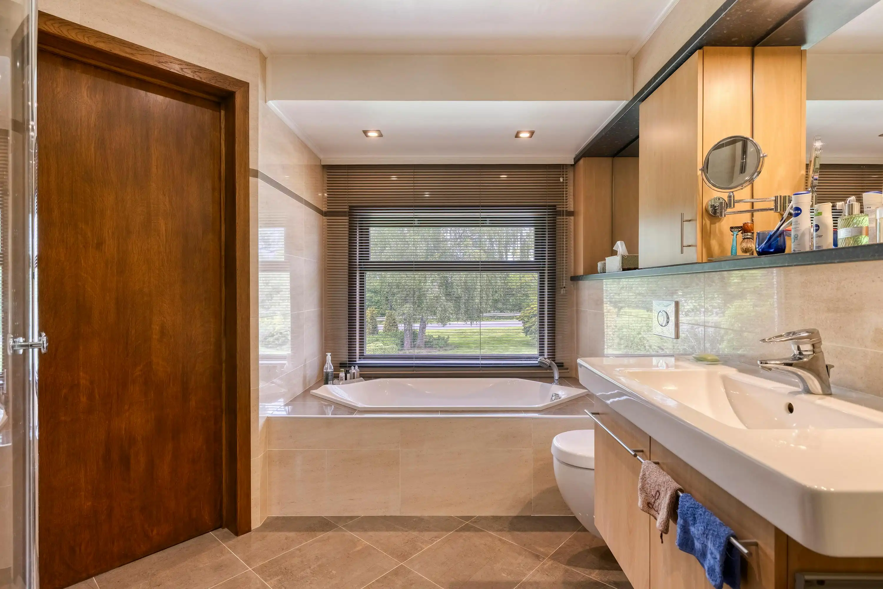 Villa op ruim perceel in Ronse te koop!  foto 10