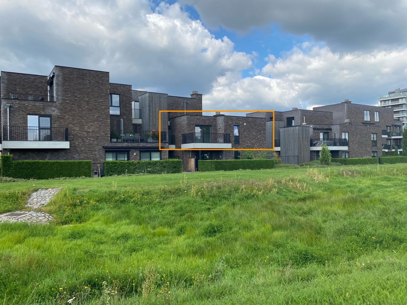 RUIM APPARTEMENT (71,35m2) MET 1 SLK, ONDERGRONDSE AUTOSTANDPLAATS EN KELDERBERGING TE HASSELT foto 16