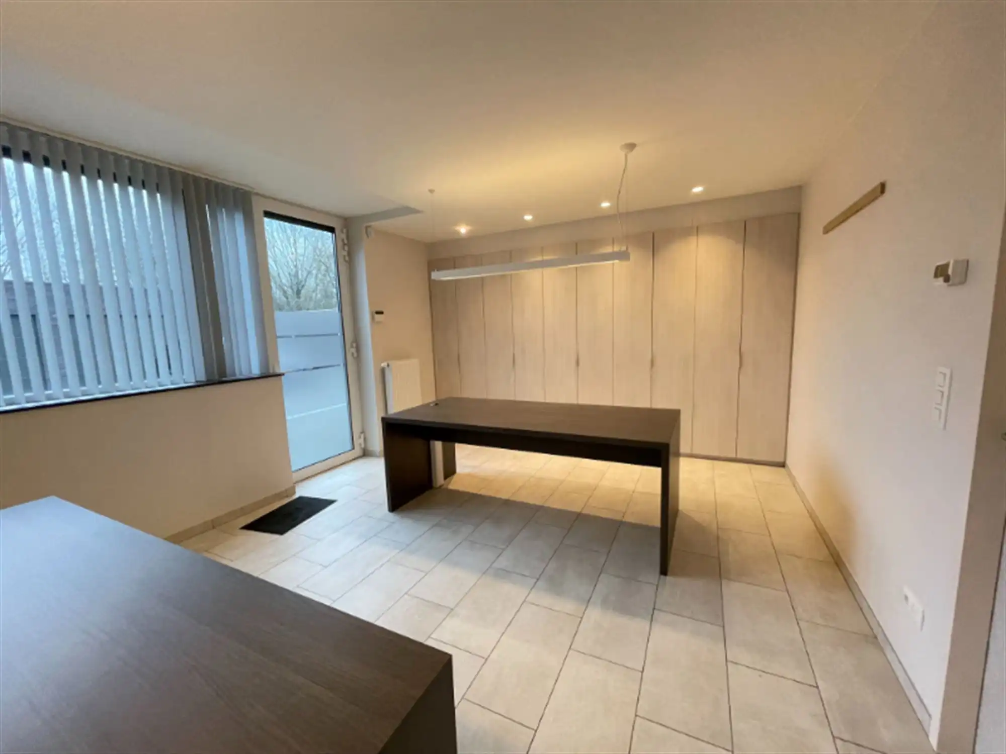 Handelspand met parking foto 9