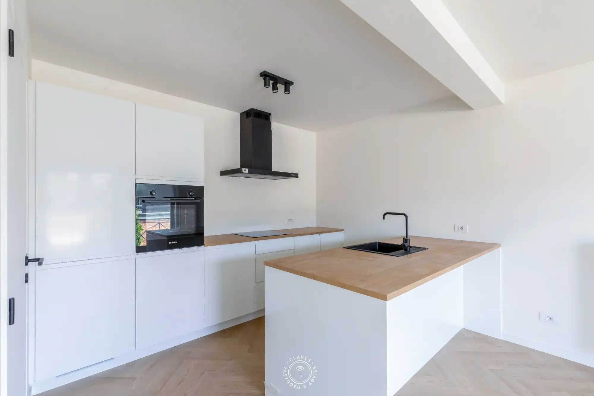 Doordacht drieslaapkamerappartement op residentiële locatie foto 7