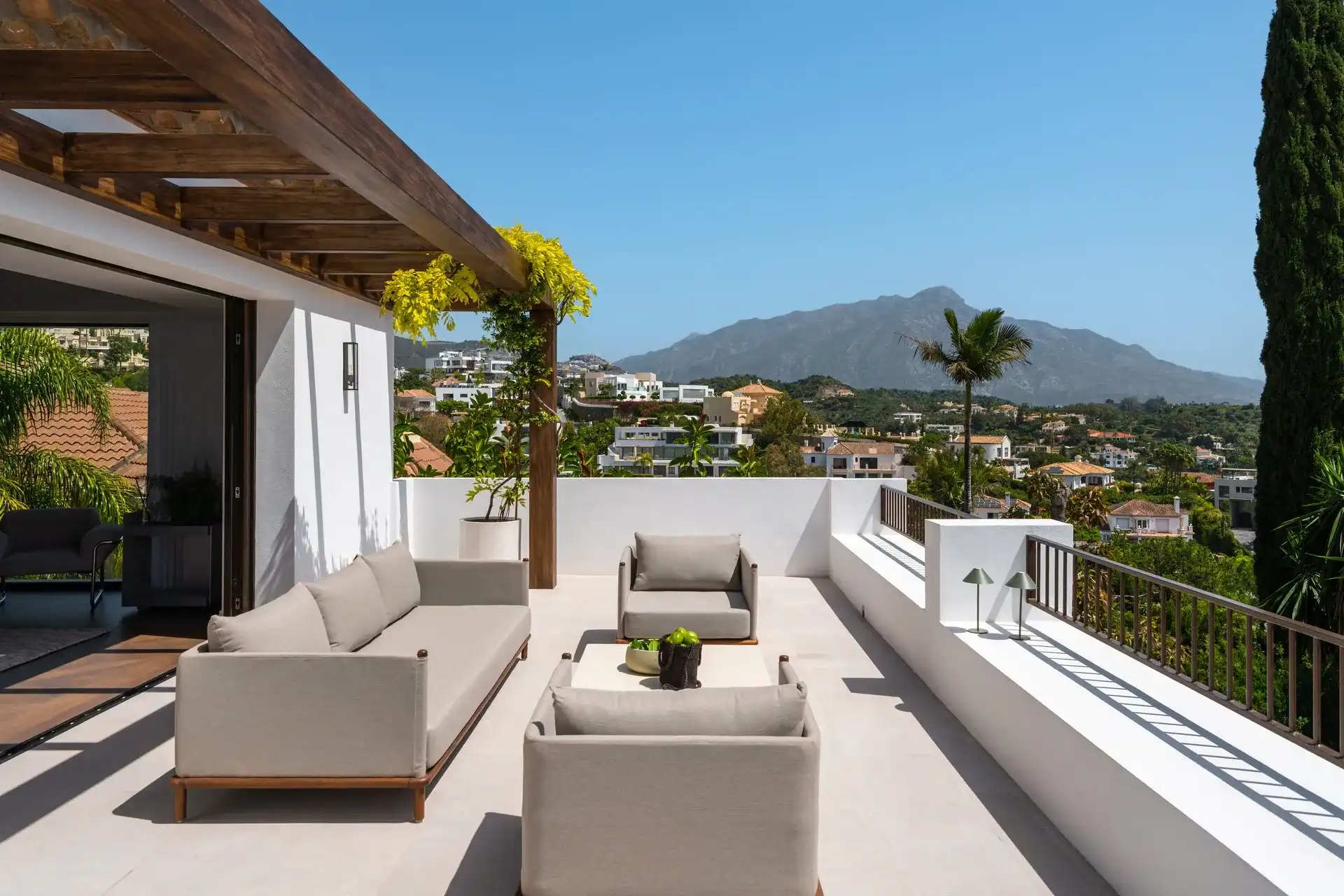 Architecturale topvilla met wellness en zeezicht in het exclusieve La Quinta foto 12