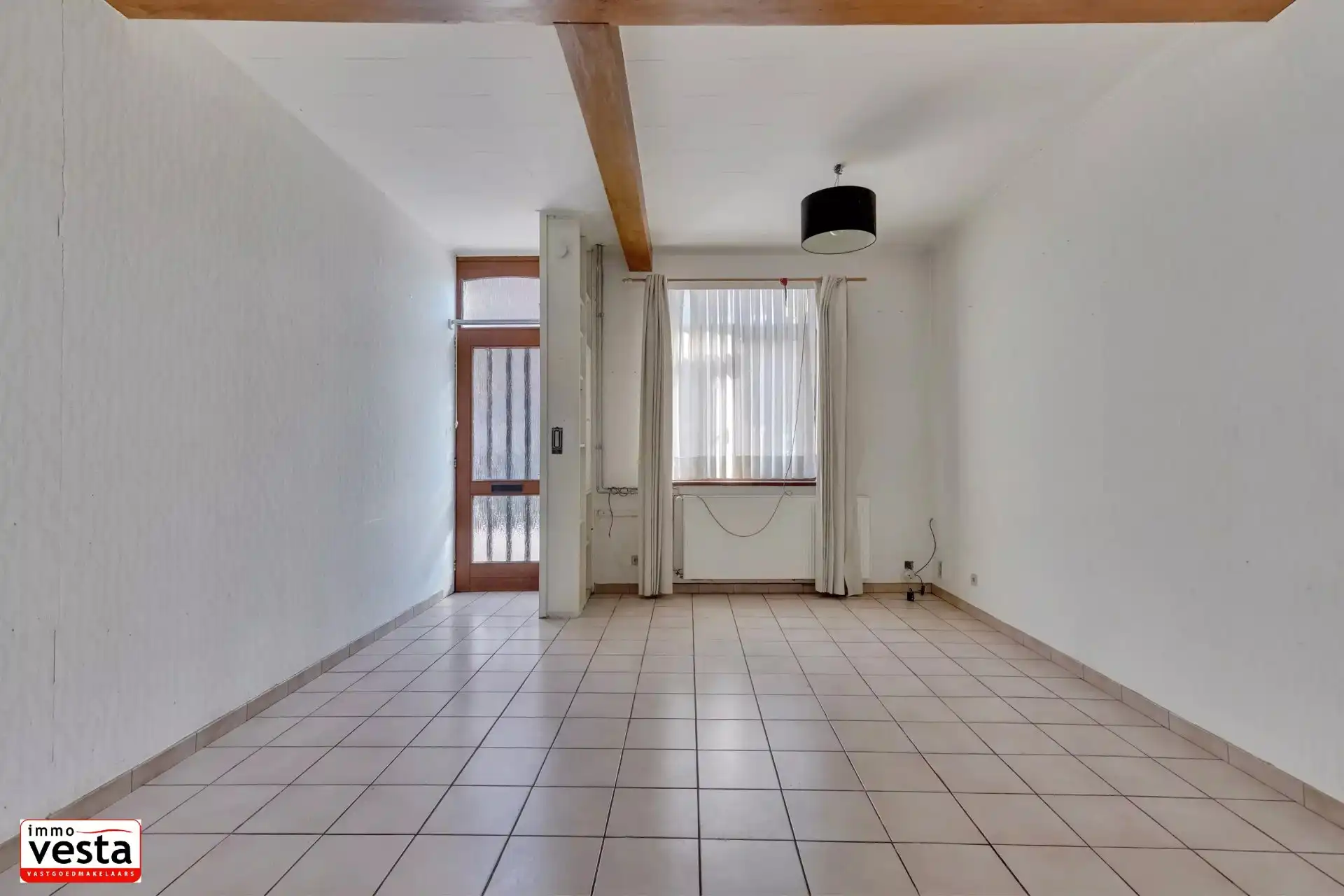 Op te knappen stadwoning op goede locatie foto 5