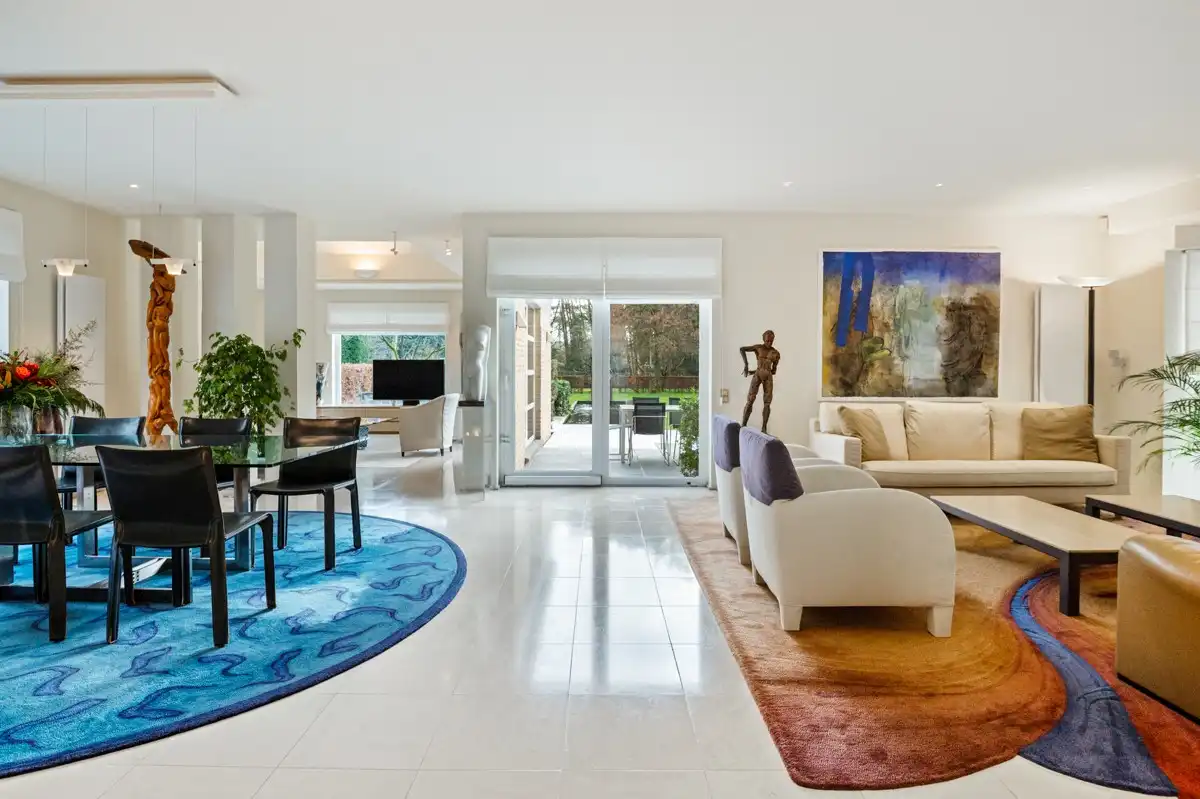 Uitzonderlijke villa op 3451 m² met 5 slaapkamers omgeven door groen. foto 5