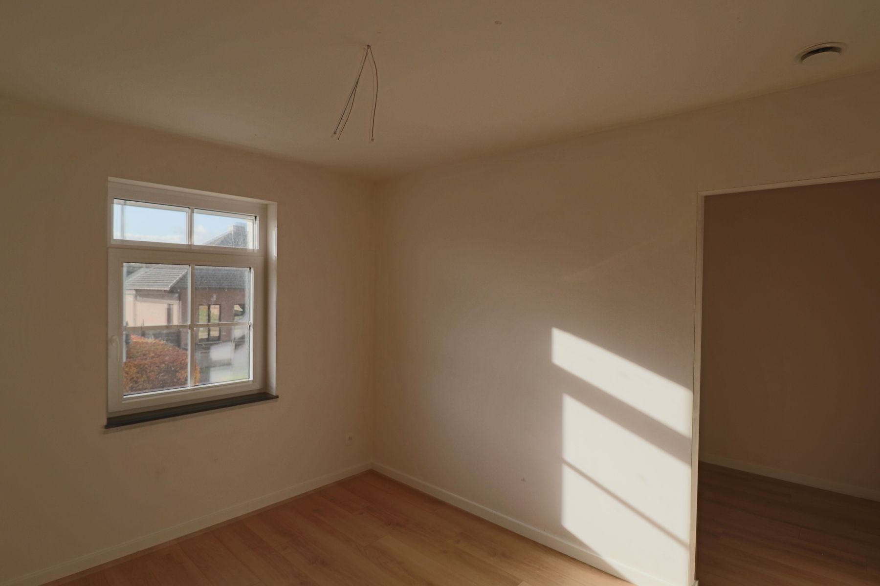 Ruime gezinswoning (ca 245 m²) met 4 slaapkamers op perceel van ca. 303 m². foto 15