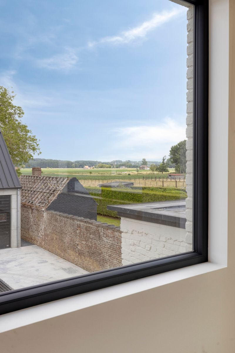 Luxe appartement met terras en parkeerplaats. foto 5