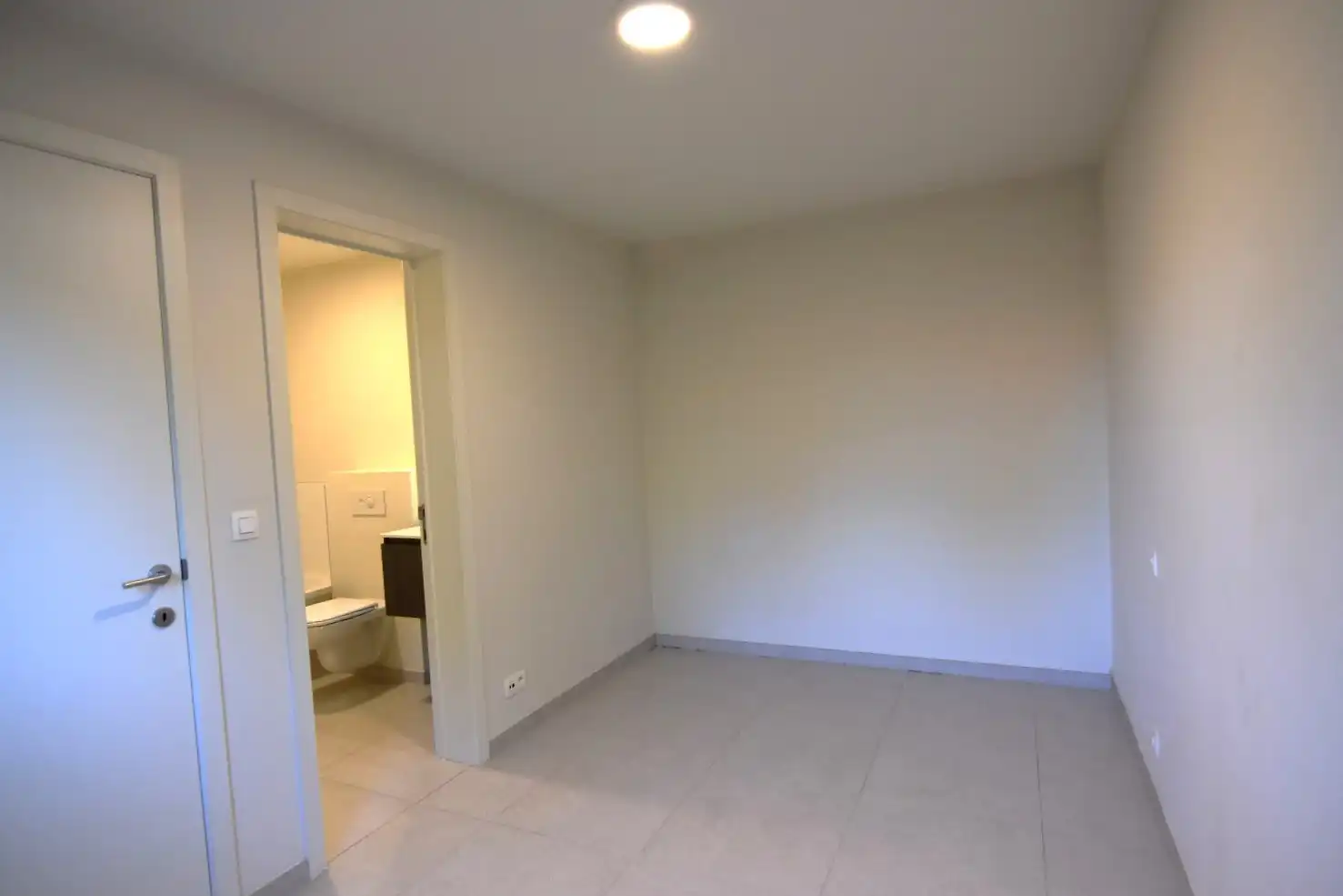 Ruim 3-slpk appartement met zonnig terras foto 14